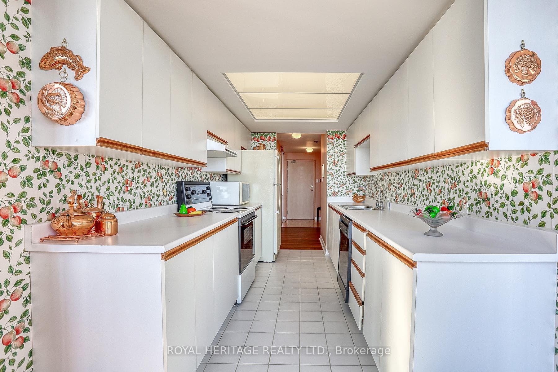 45 Cumberland Lane Unit 703 photo 8