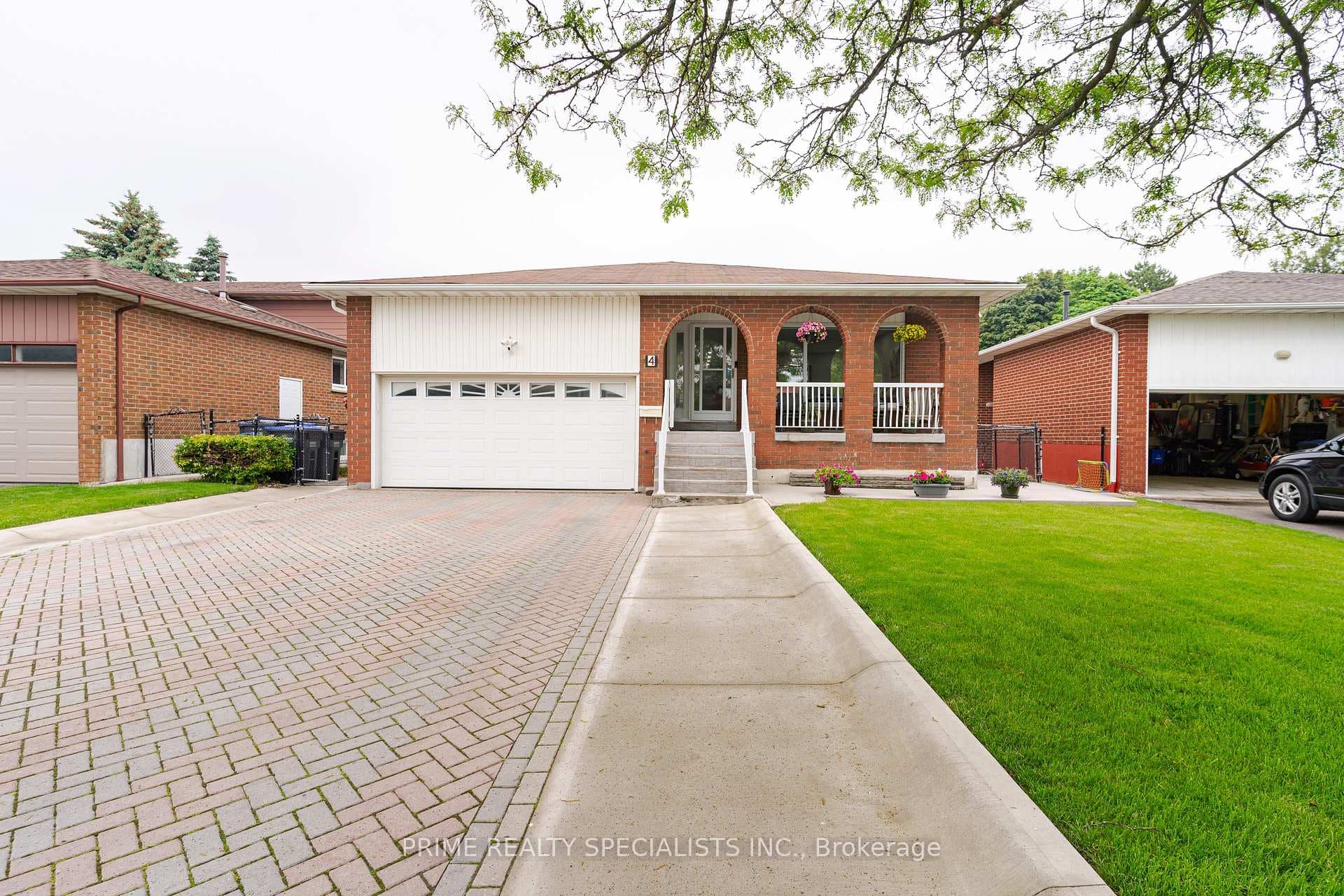 4 Leander Street photo 1