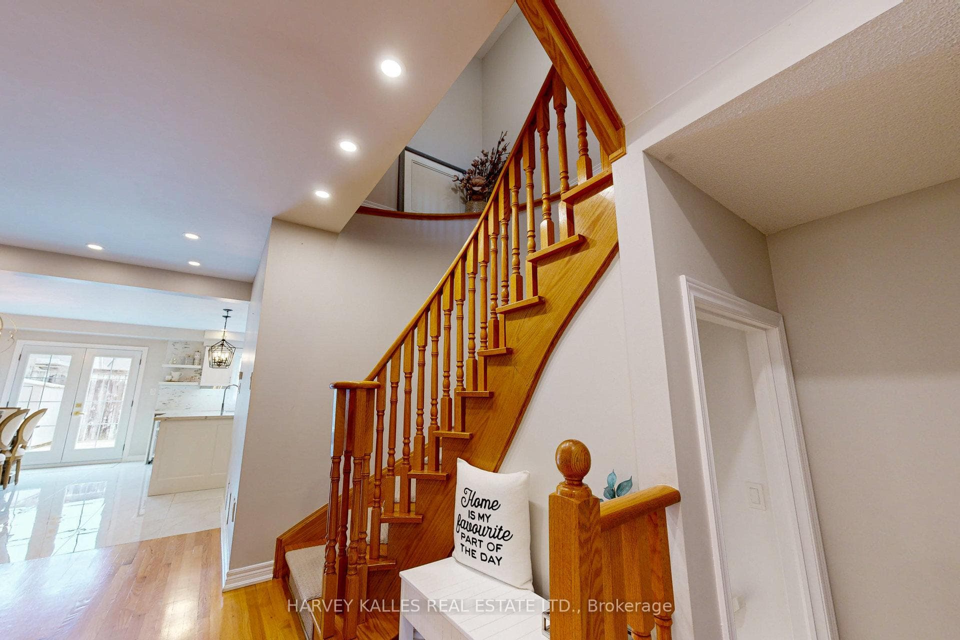 9 Agostino Crescent photo 17