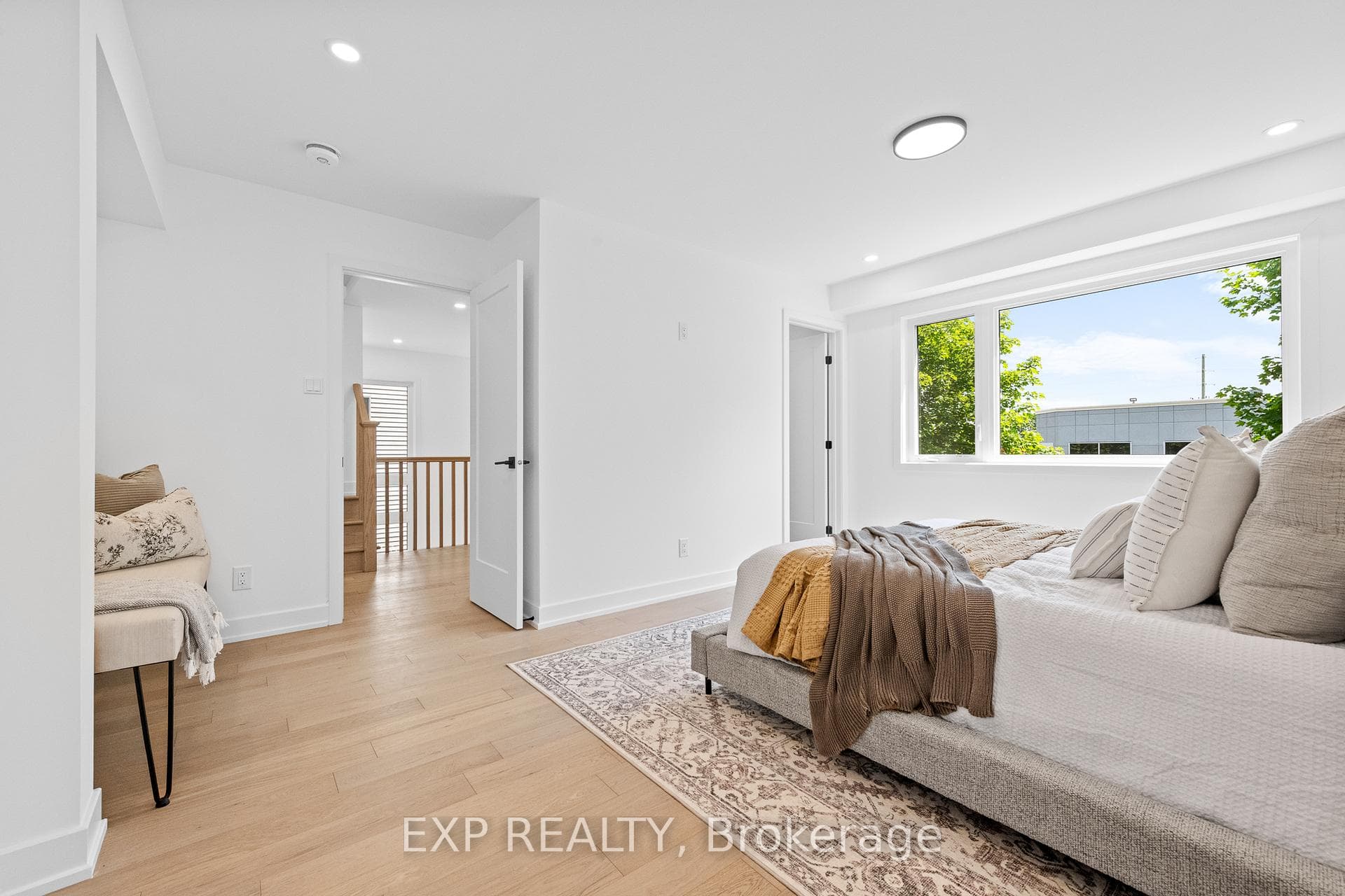 495 Duvernay Drive photo 23