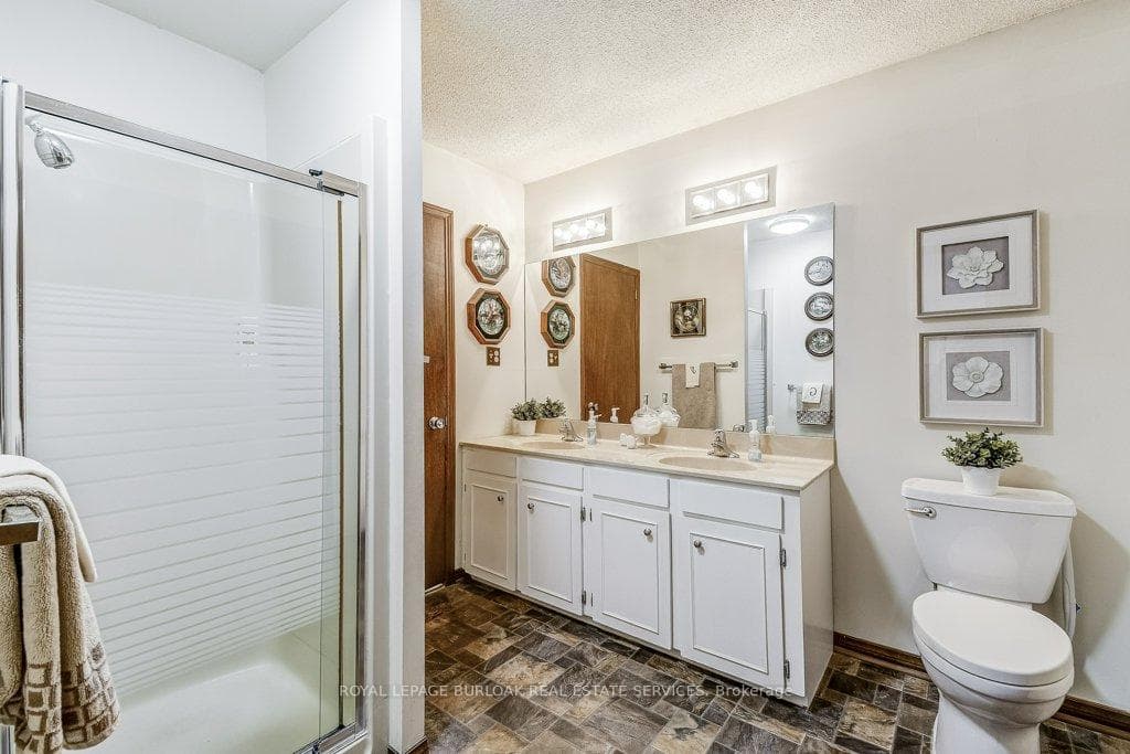 1054 Shepherd's Drive photo 17