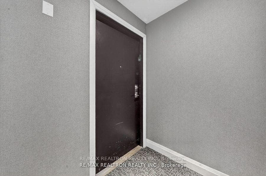 2152 Lawrence Avenue Unit PH08 photo 7