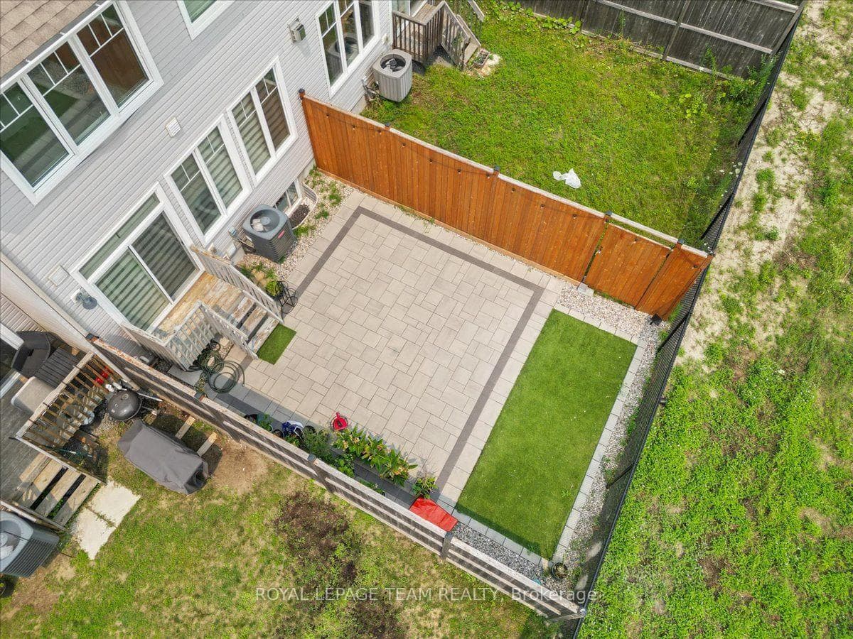 552 Jackdaw Avenue photo 29