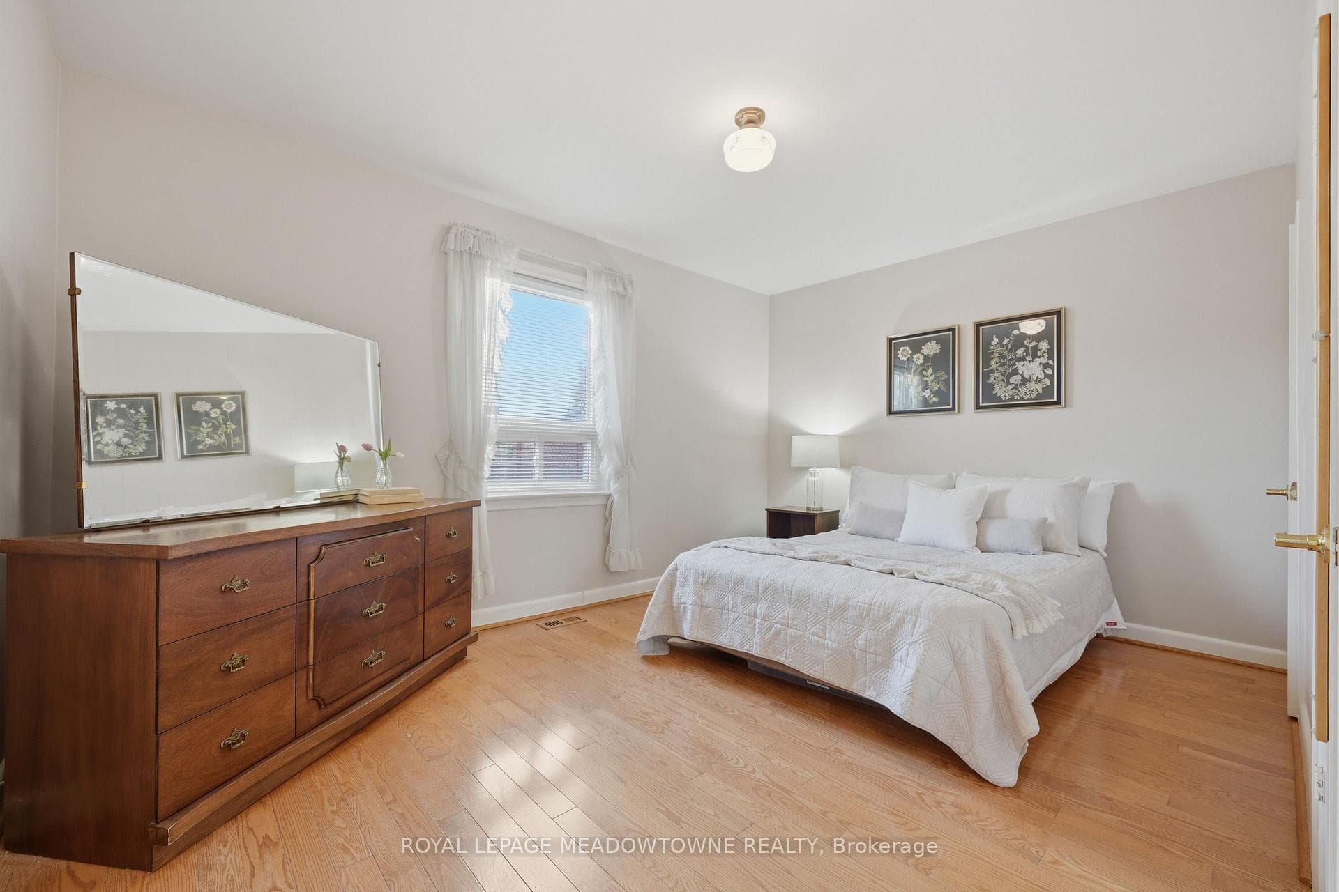 144 Silverhill Drive photo 18