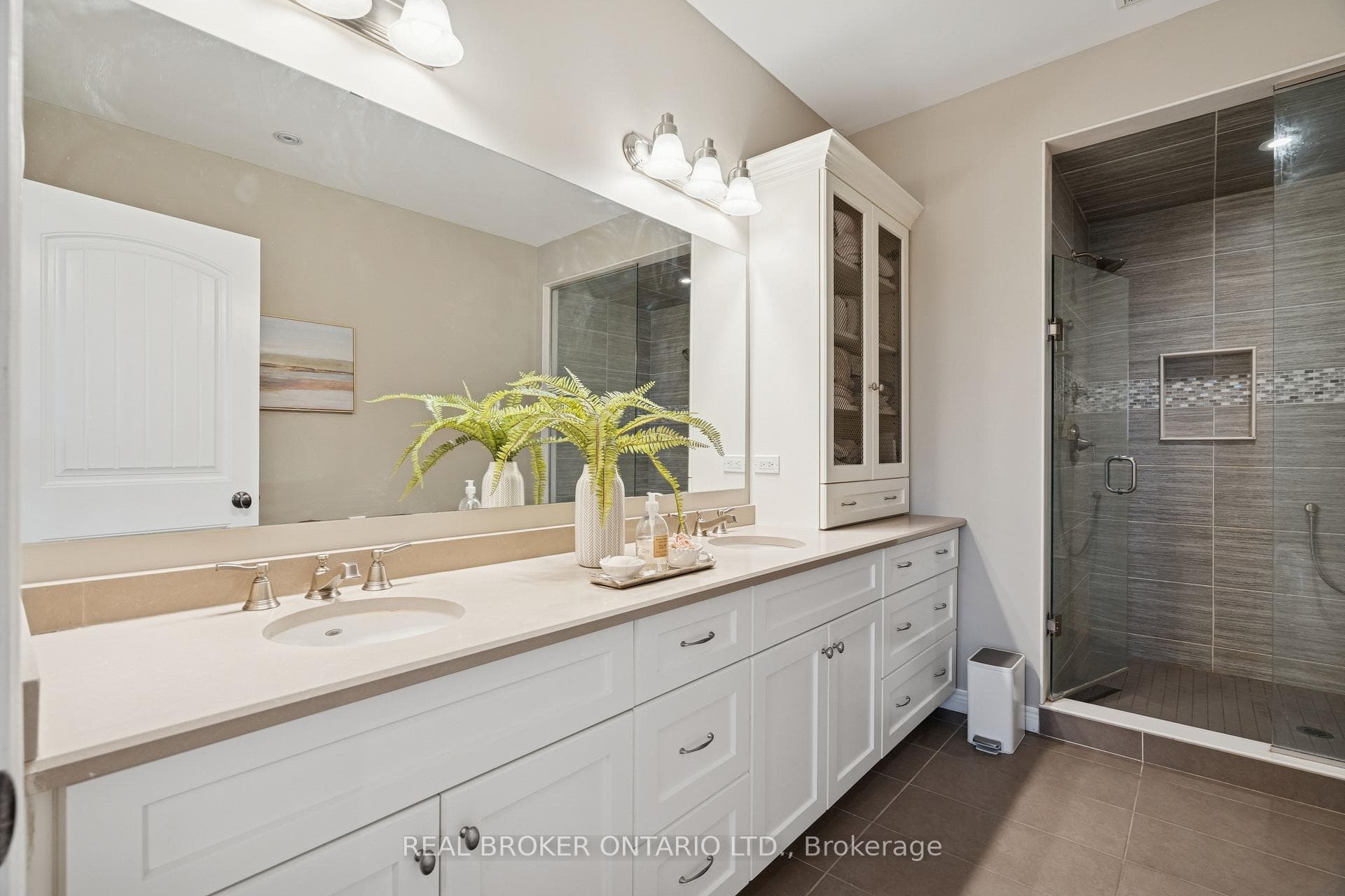 10 Chestnut Drive photo 21