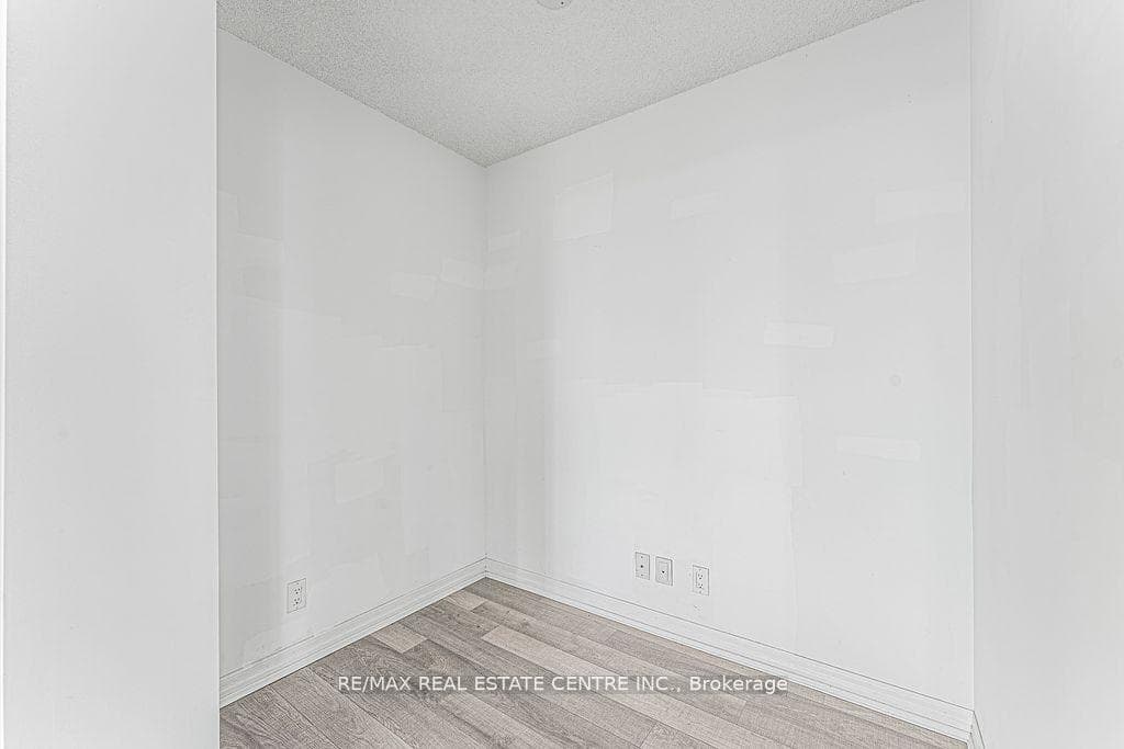 80 Esther Lorrie Drive Unit 512 photo 17