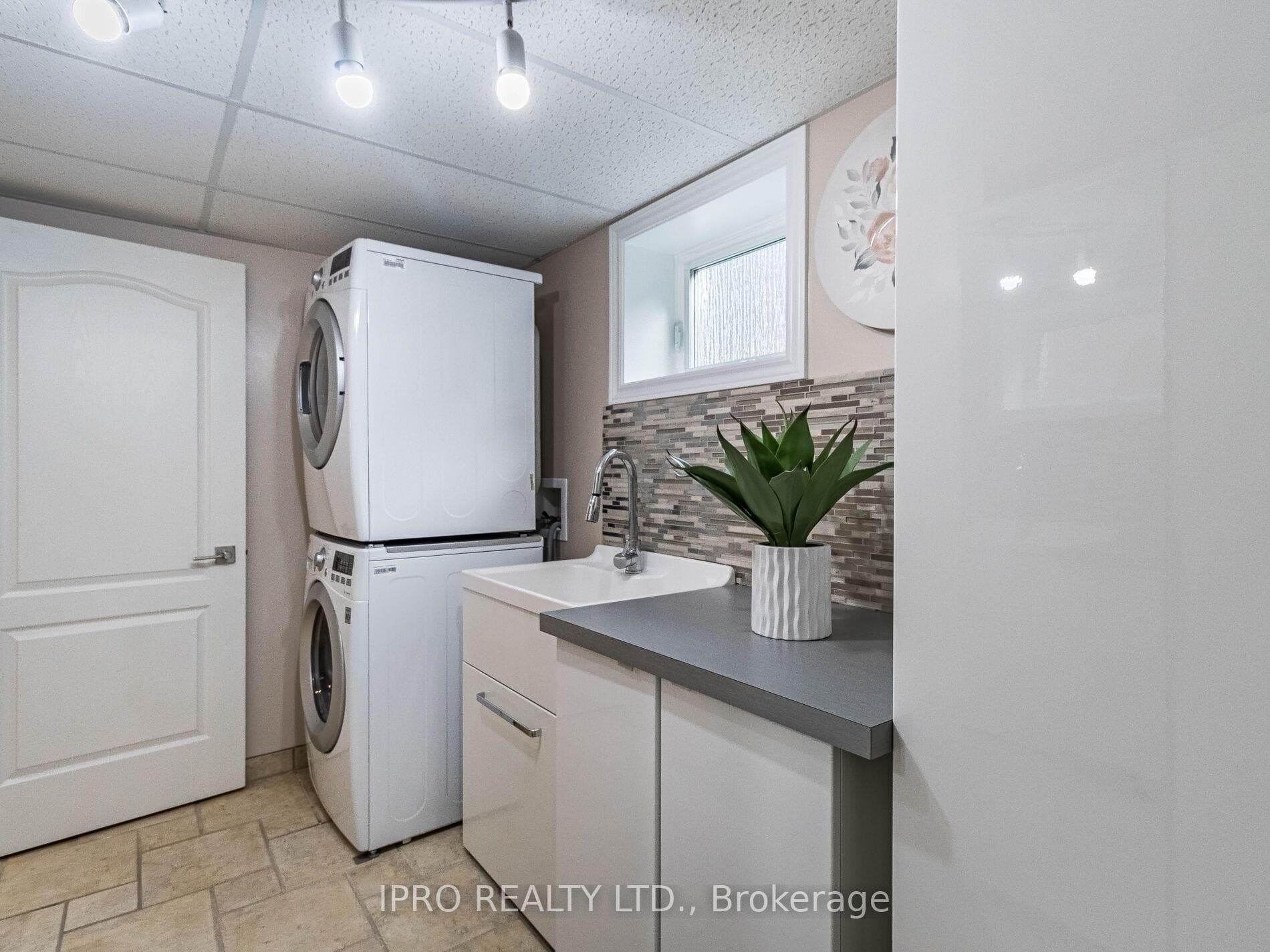 Laundry Basement Level
