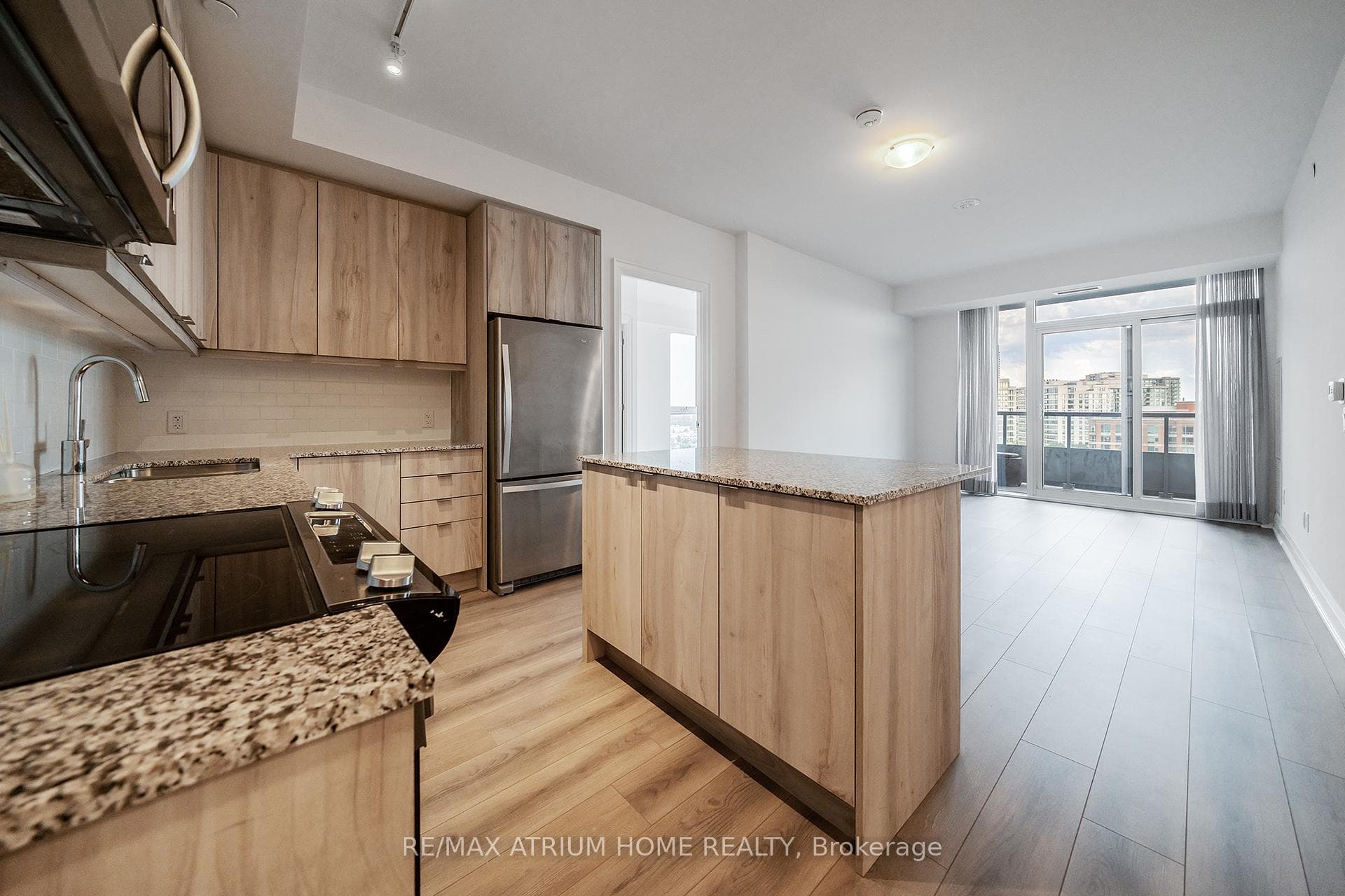 10 Gatineau Drive Unit 1004 photo 4