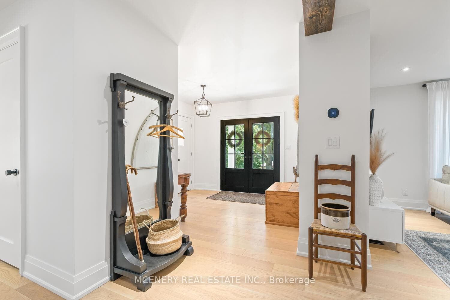 9540 DUNDAS Street photo 6