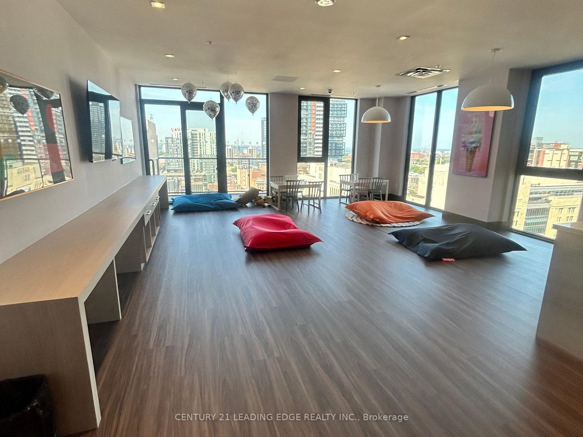 75 James Street Unit 1303 photo 16