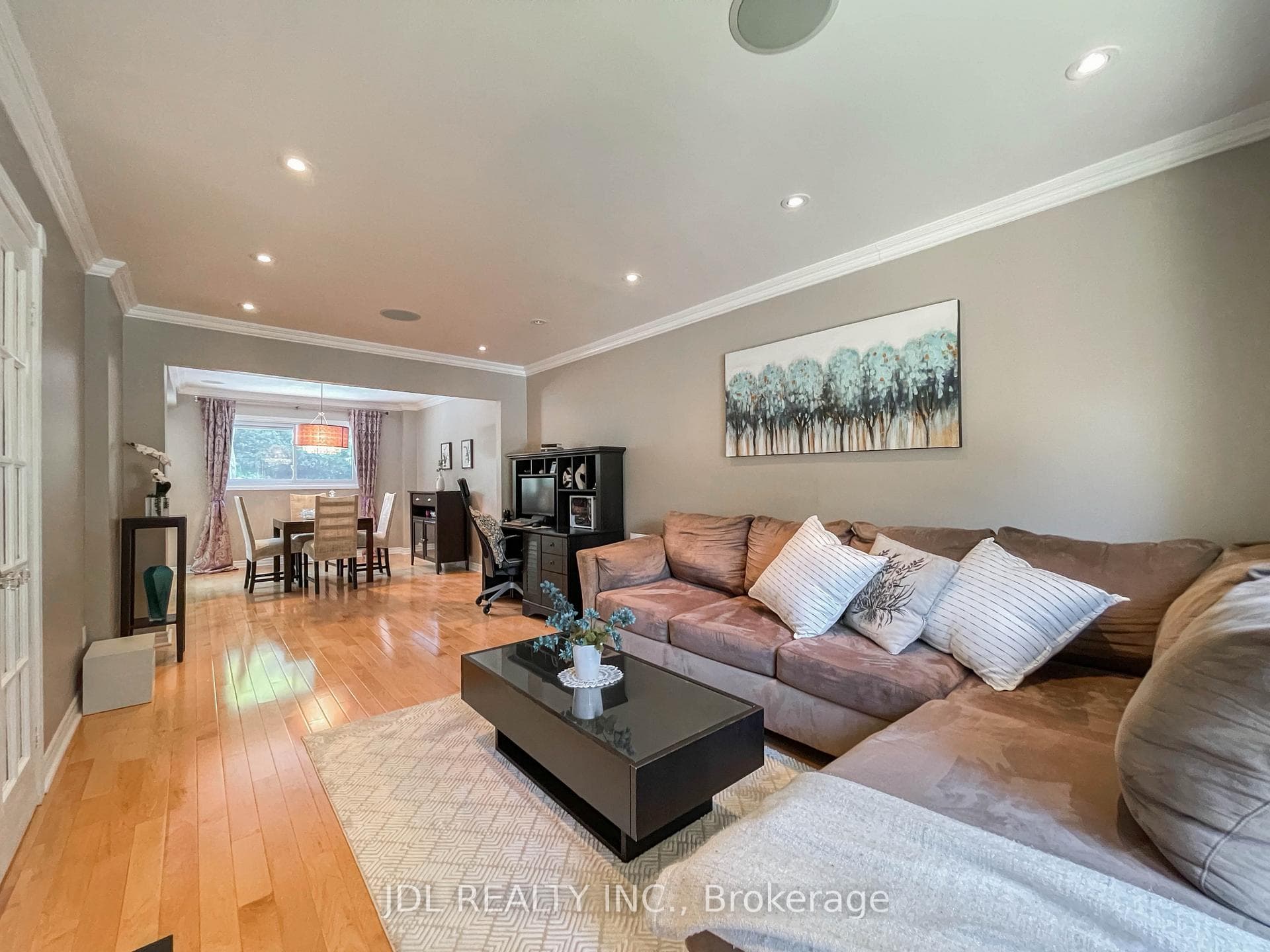 126 Weir Crescent photo 23