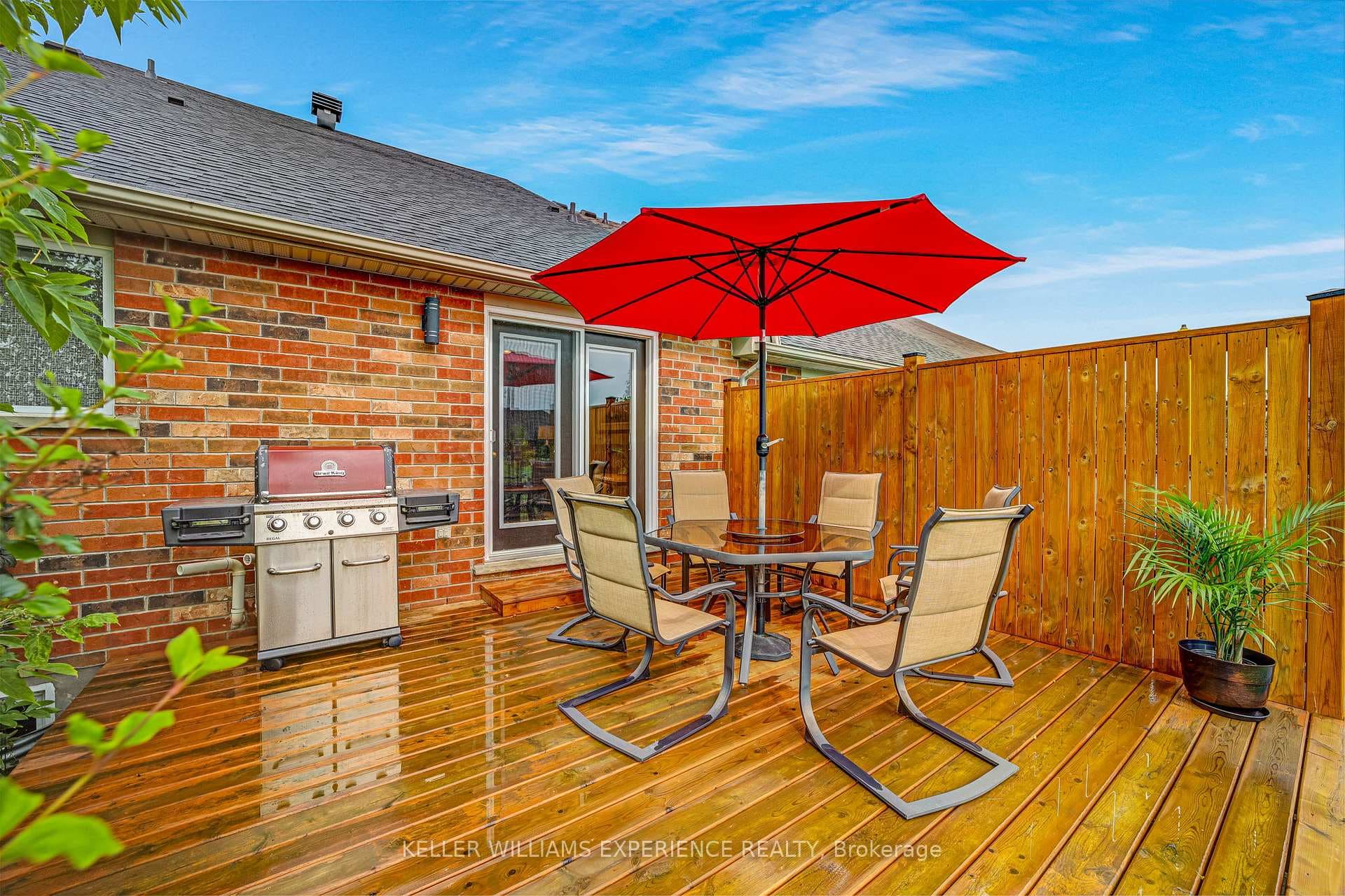 59 Cowan Avenue photo 31