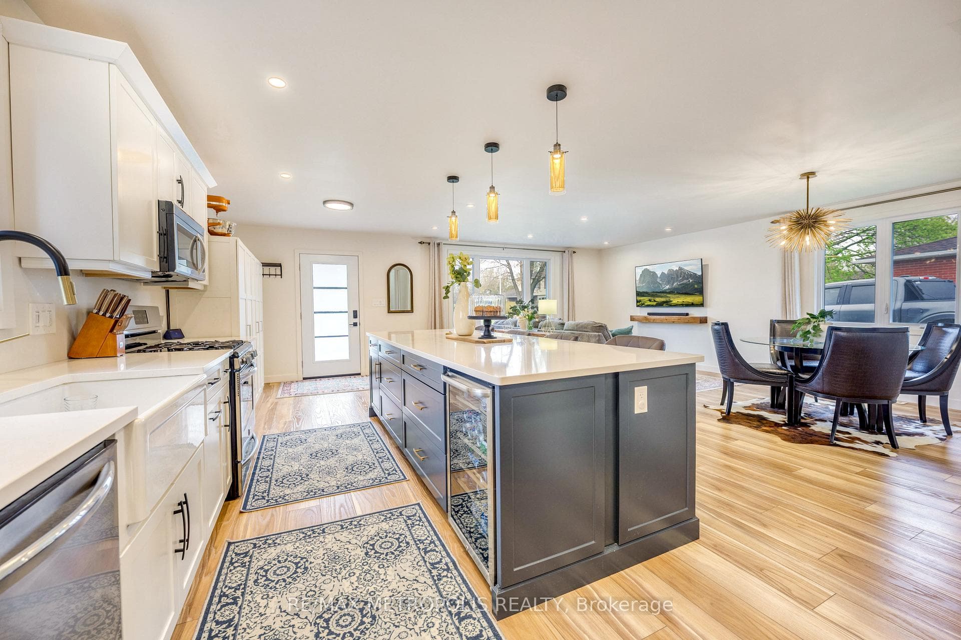 485 Bentinck Drive photo 8