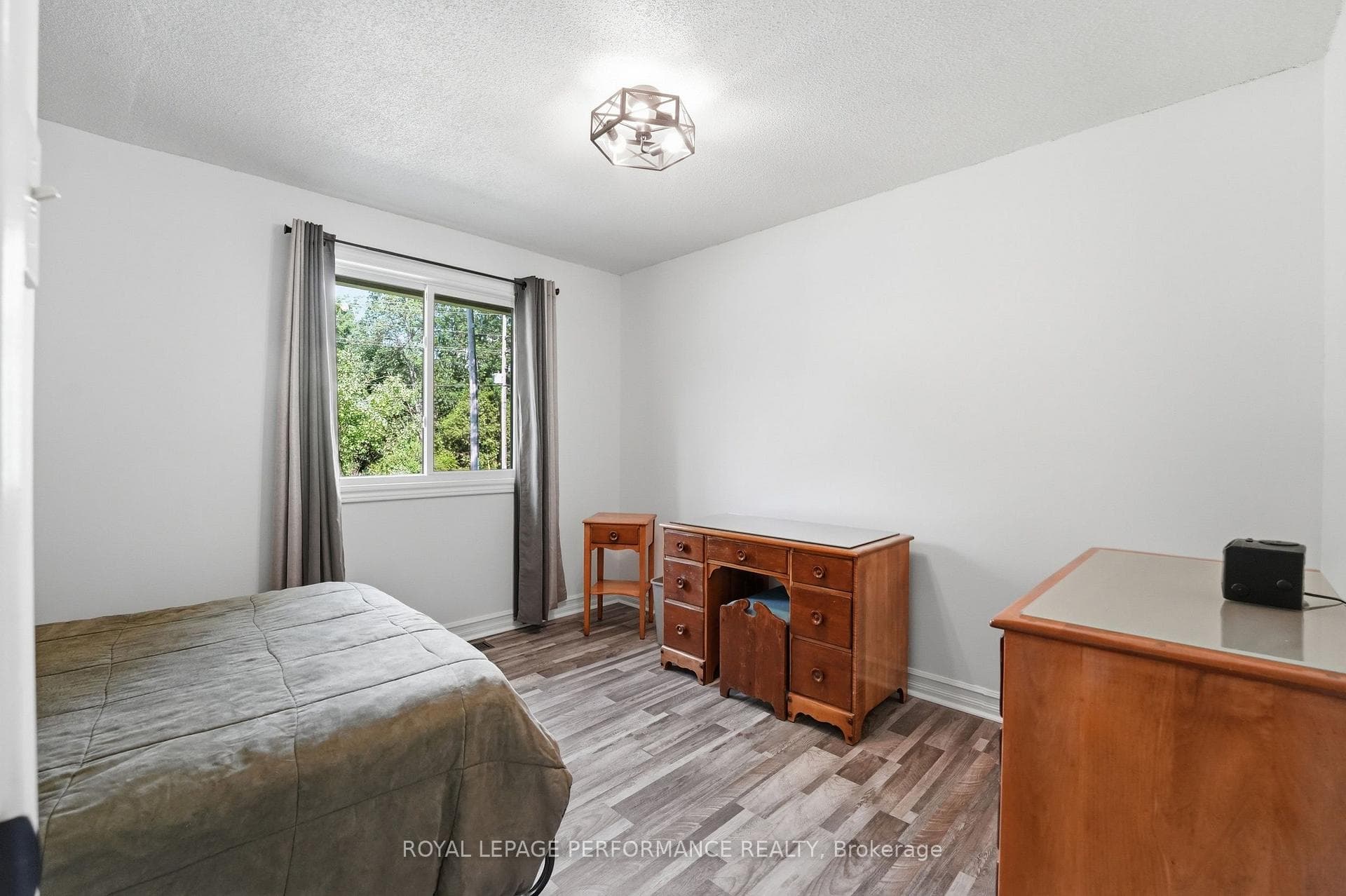 1084 Eadie Road photo 15