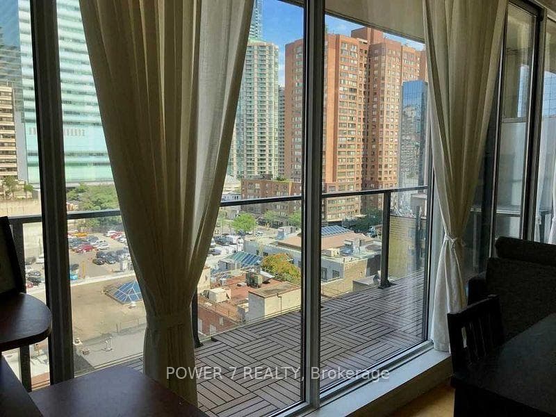111 Elizabeth Street Unit 1527 photo 8