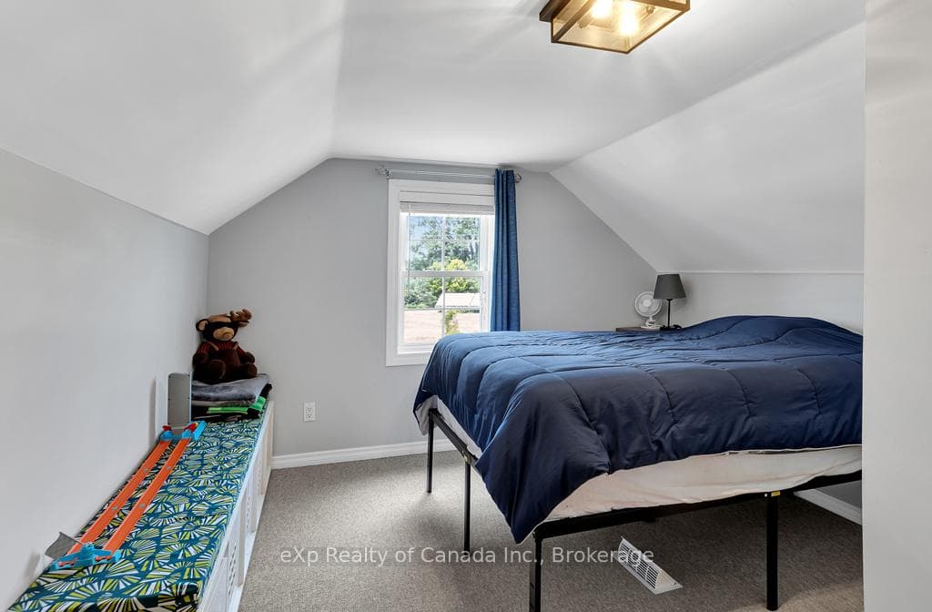 2450 59 Highway photo 30