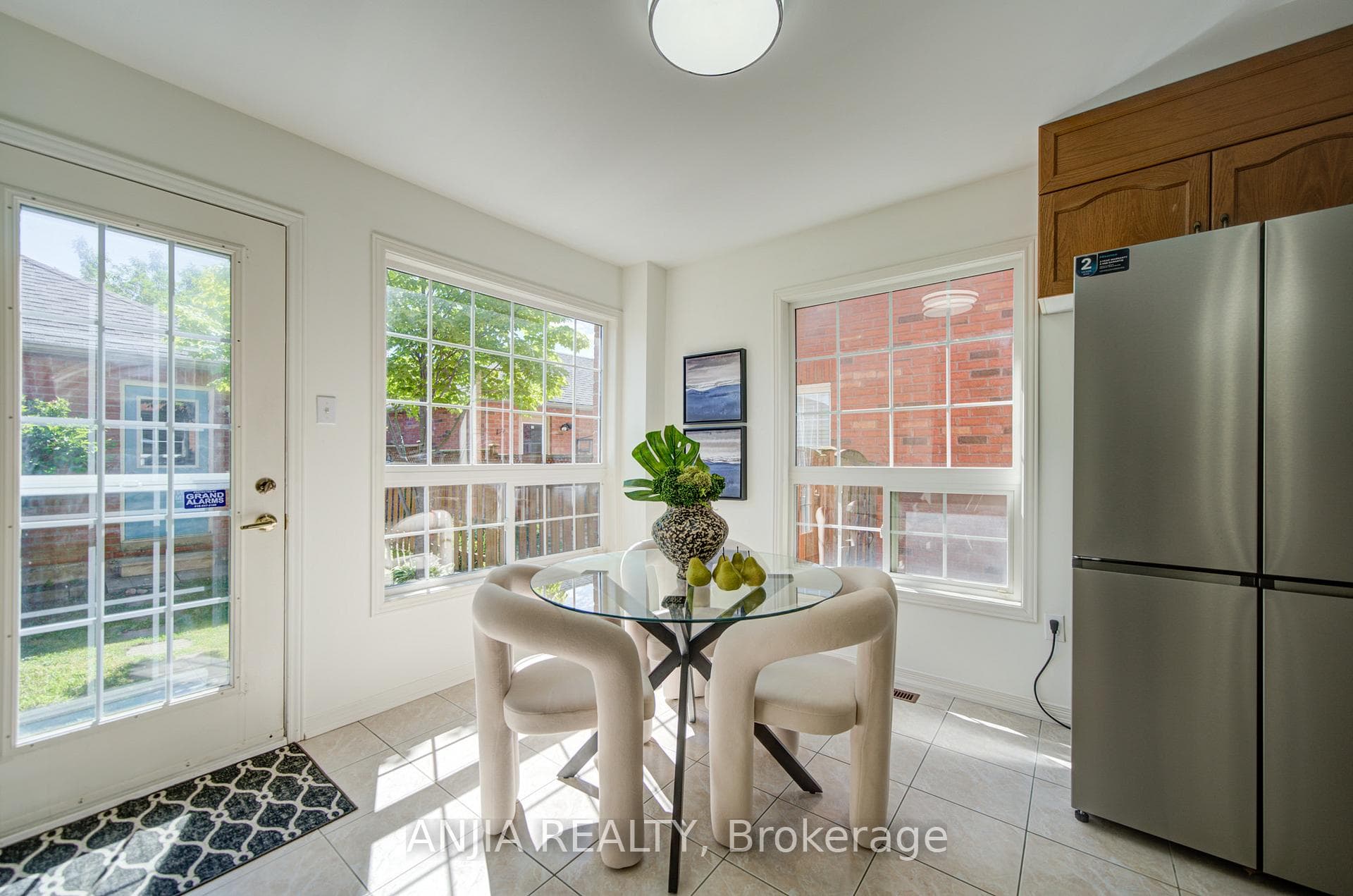 281 Mingay Avenue photo 24
