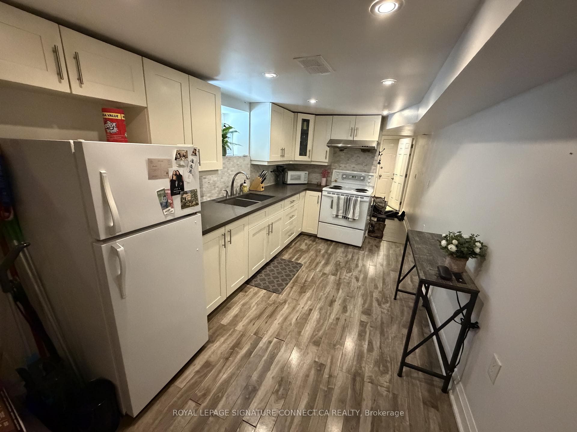 3 Rolyat Street Unit Lower photo 2