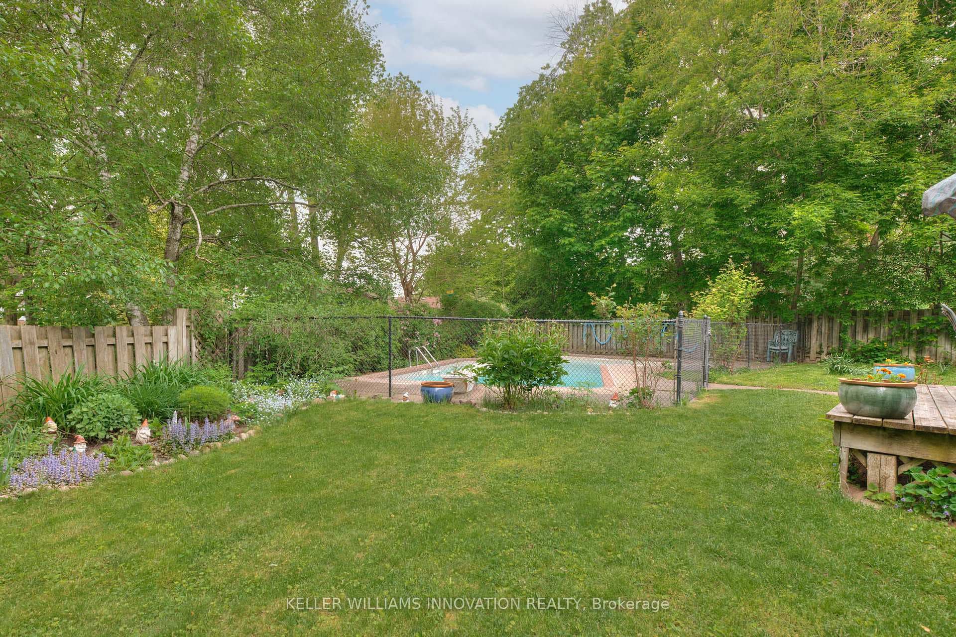 361 Coleridge Place photo 38