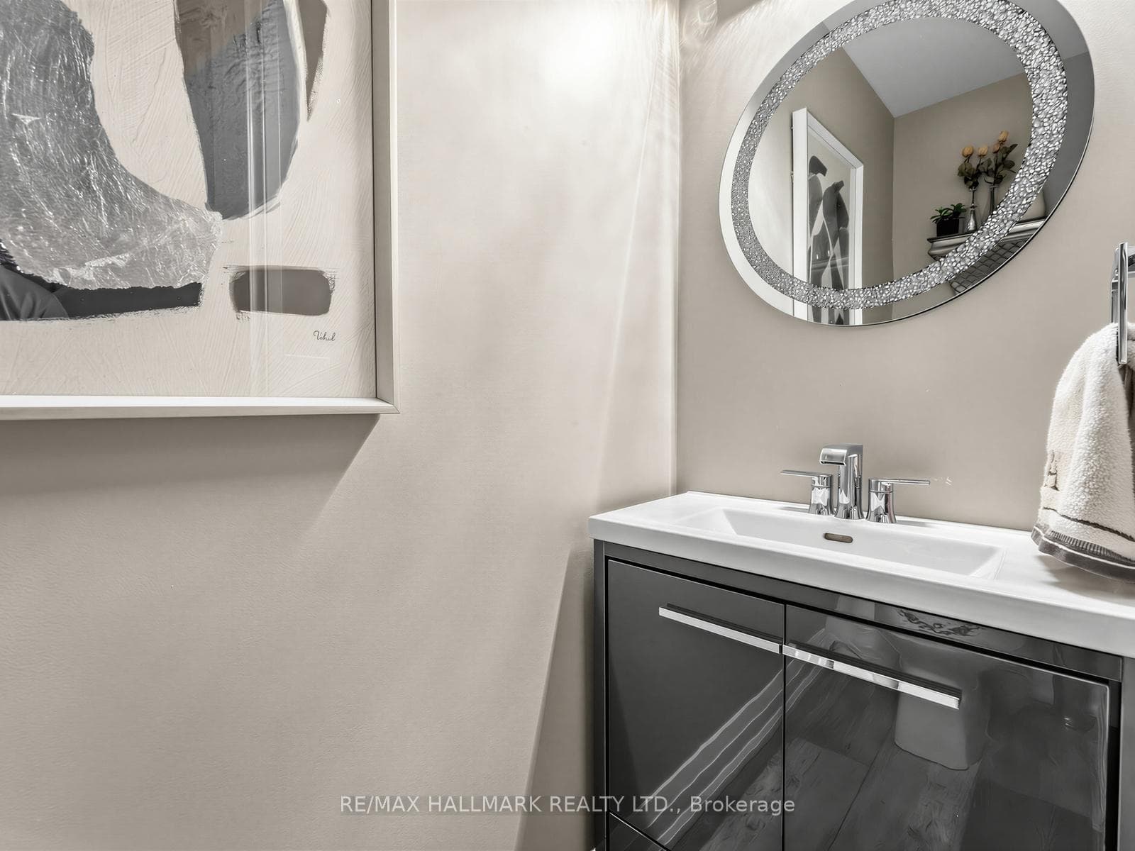 2977 Keynes Crescent photo 14