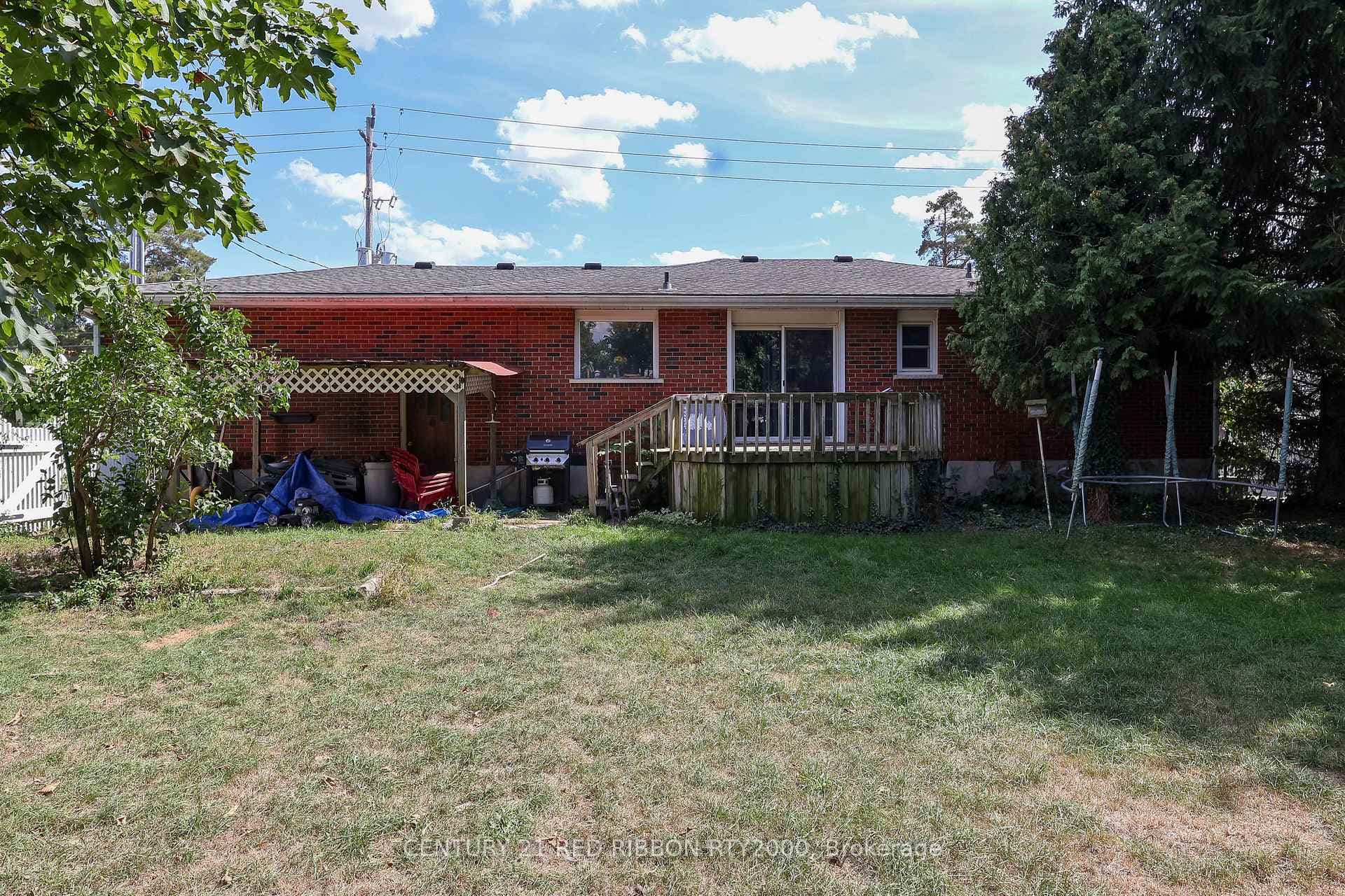 205 Metcalfe Street photo 9