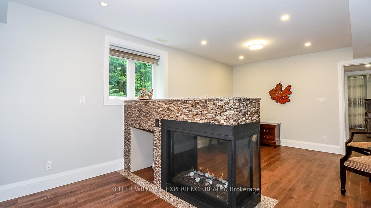 600 Mapleview Drive photo 17