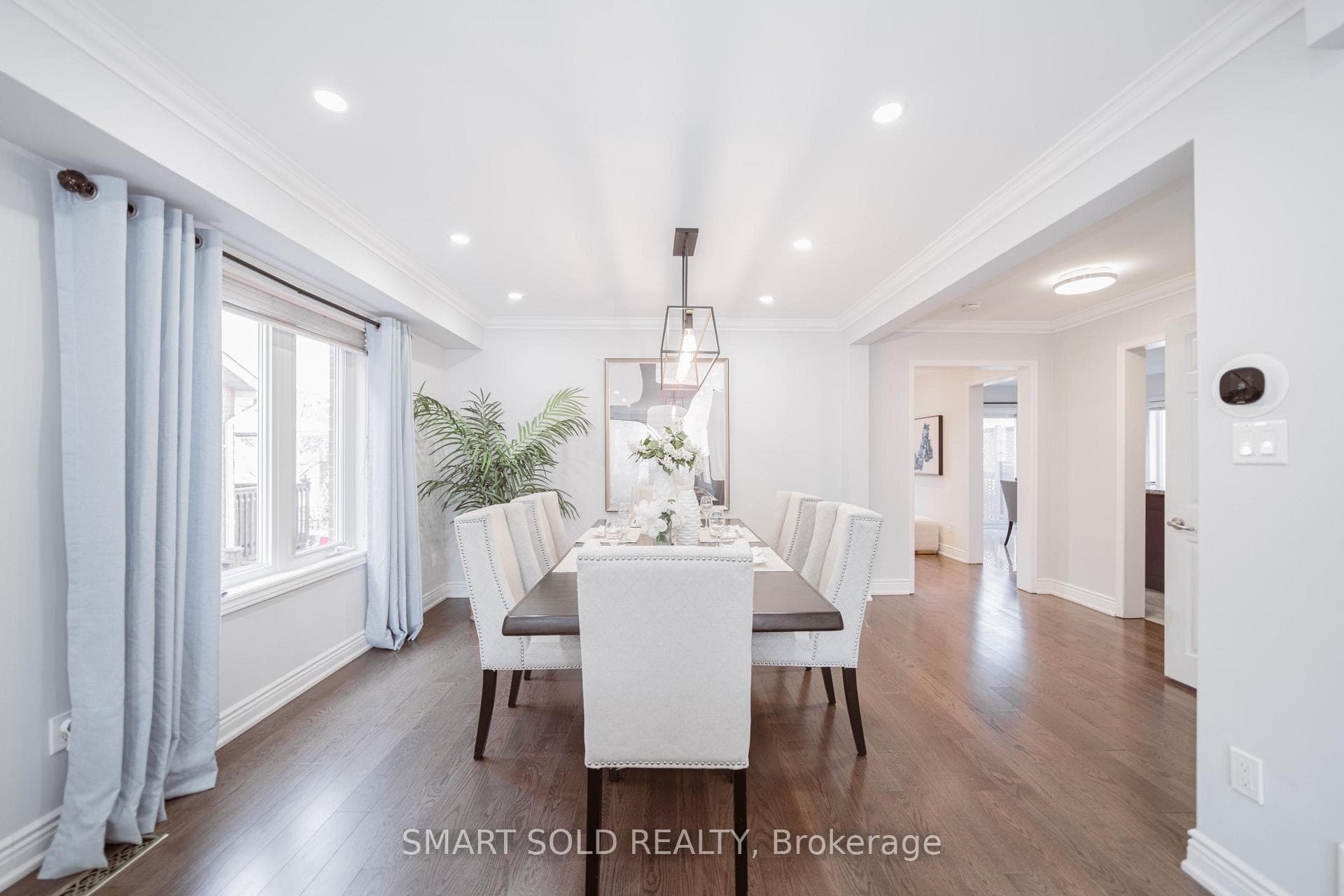 290 Greenock Drive photo 8