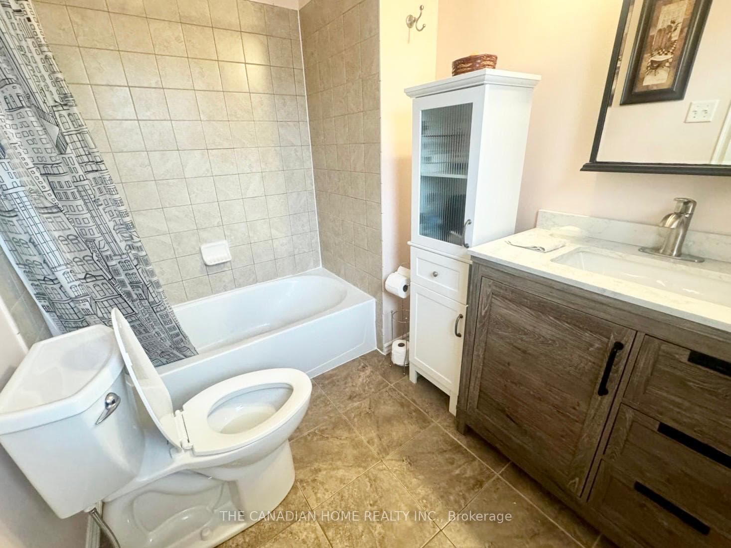 611 Rennie Street photo 12