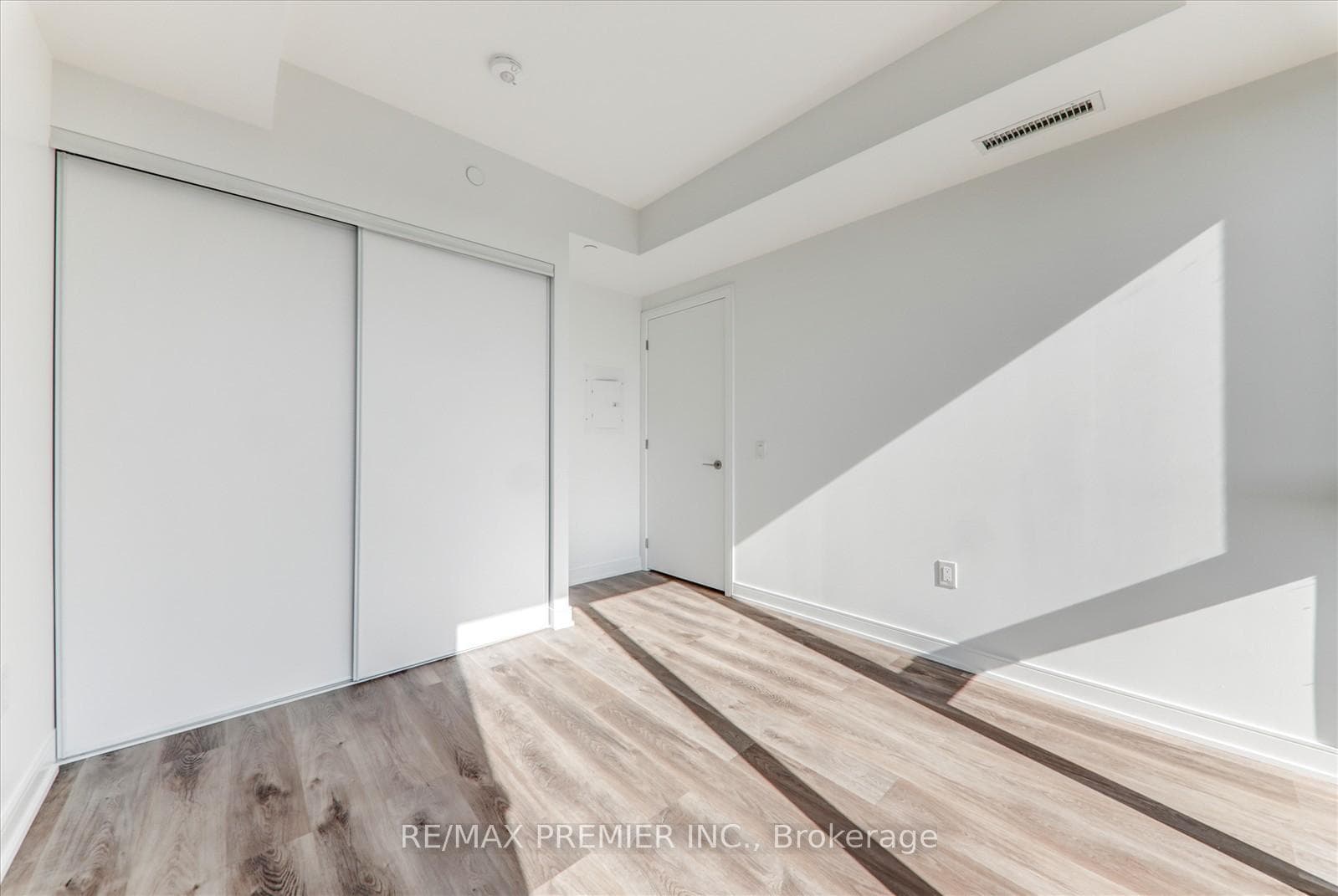89 Dundas Street Unit 1708 photo 10