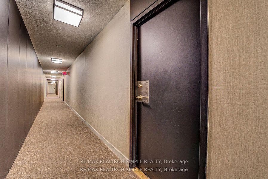 15 Brunel Court Unit 703 photo 3