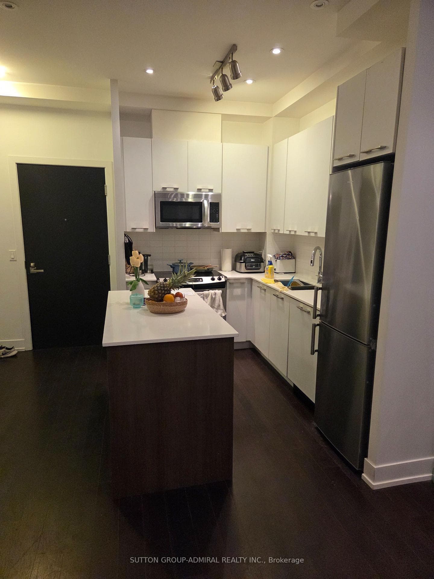 9471 Yonge Street Unit 215 photo 9