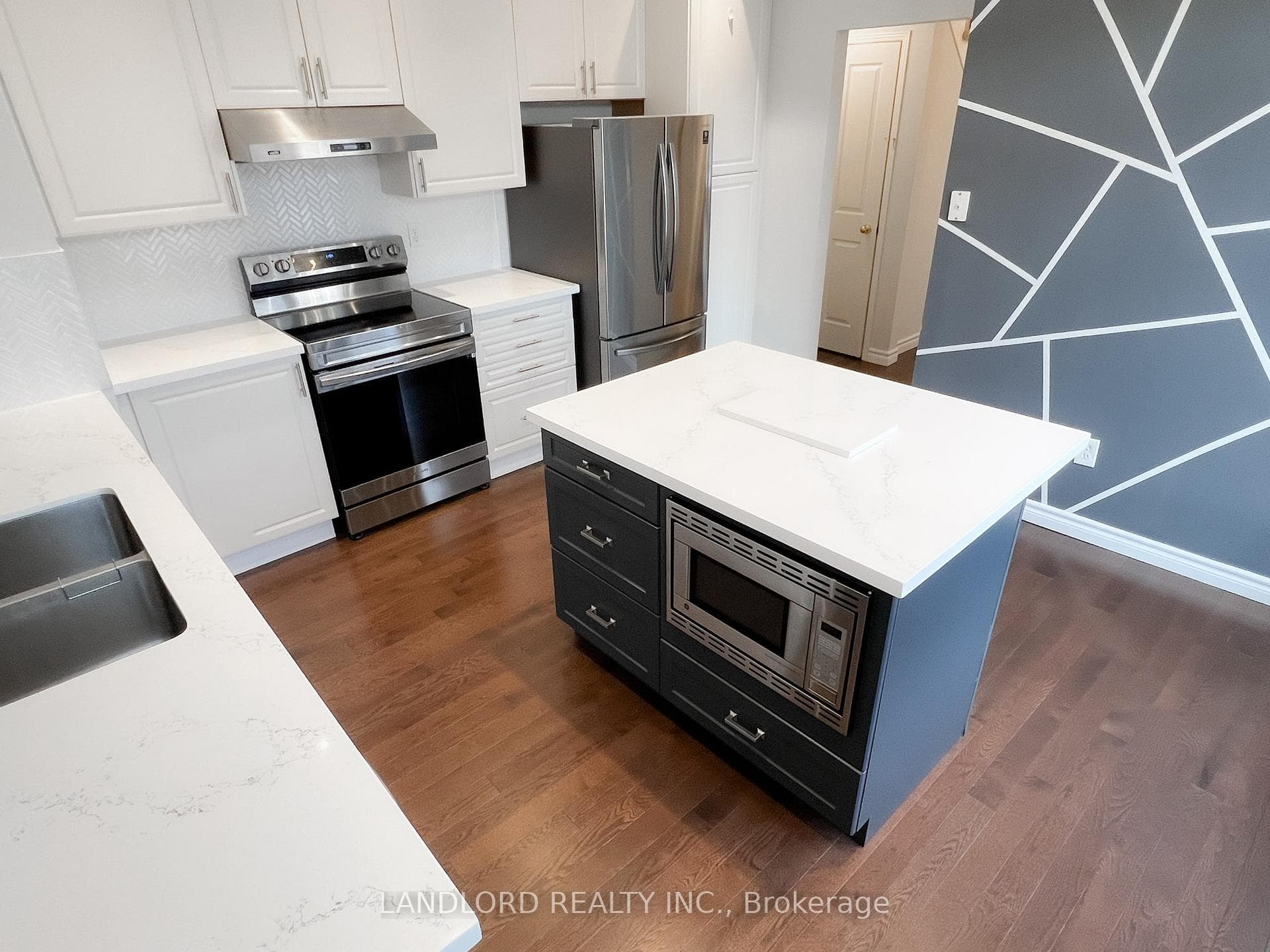 129 Bur Oak Avenue photo 5