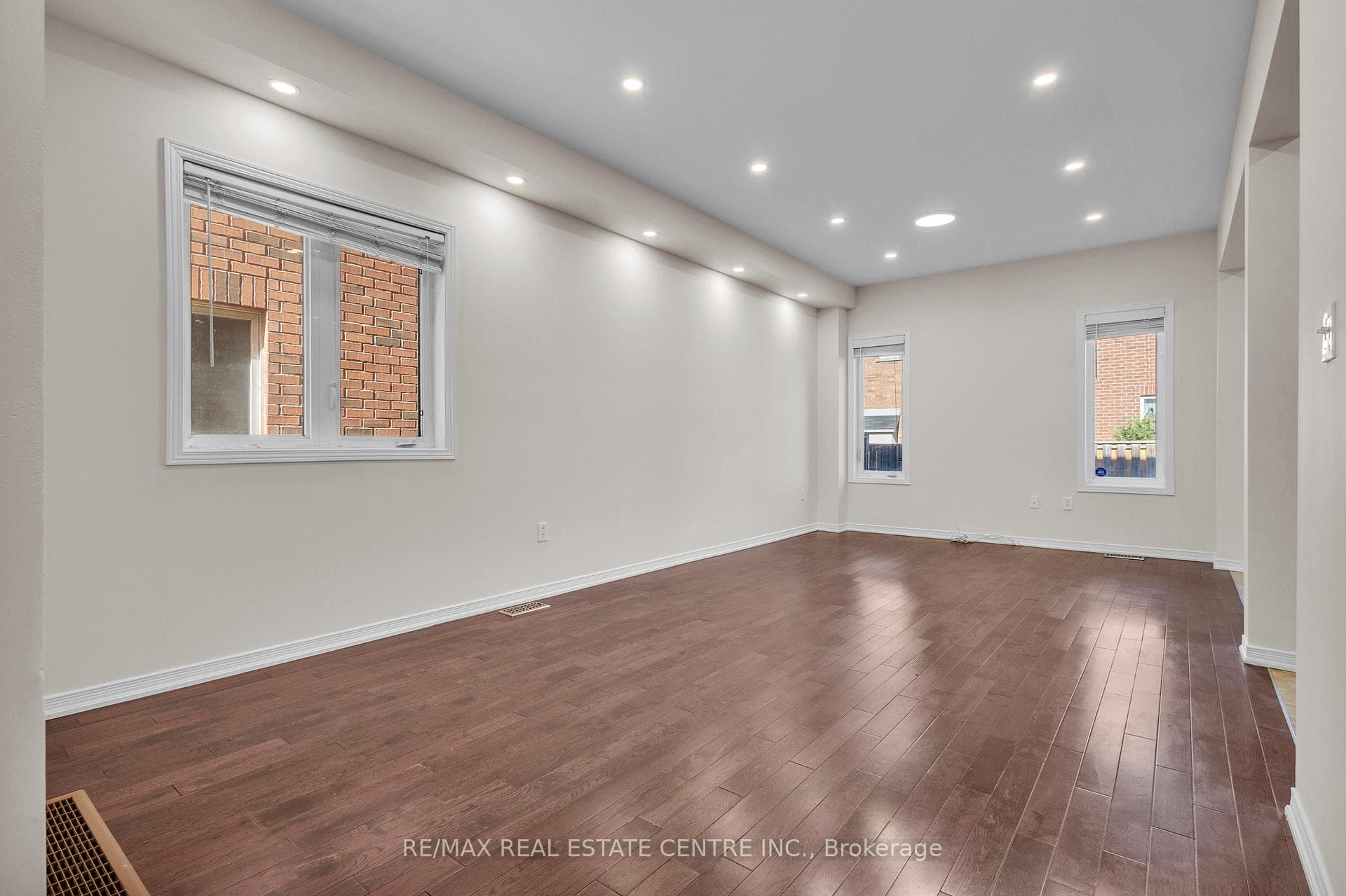 86 Glendarling Crescent photo 7