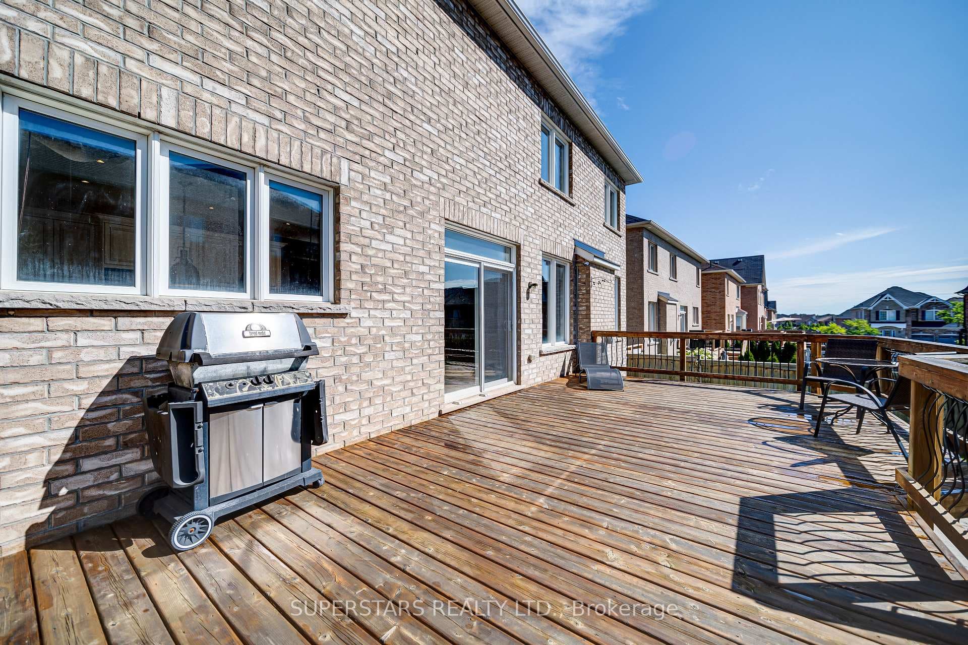 99 Greenforest Grove photo 28
