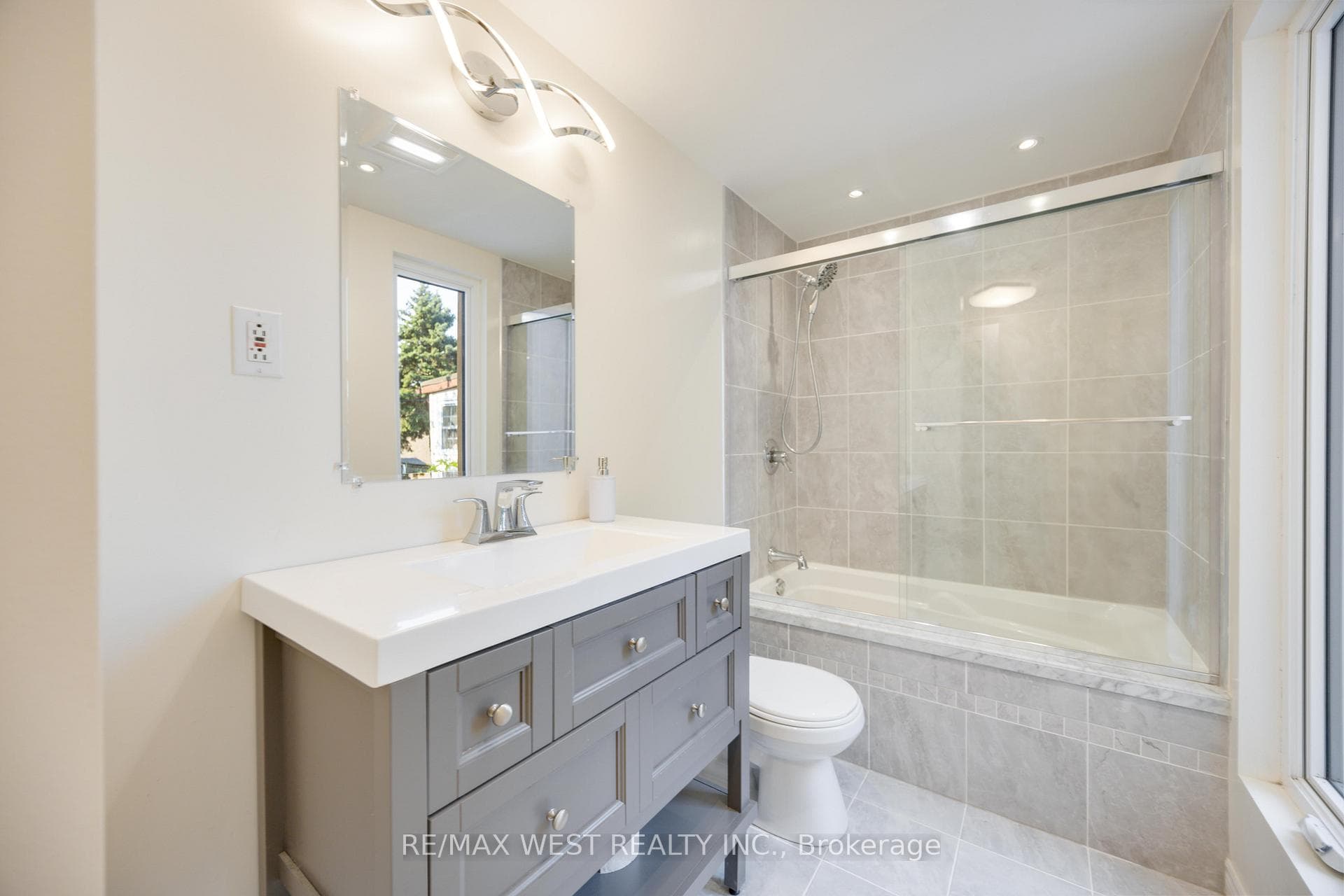23 Mack Avenue photo 10