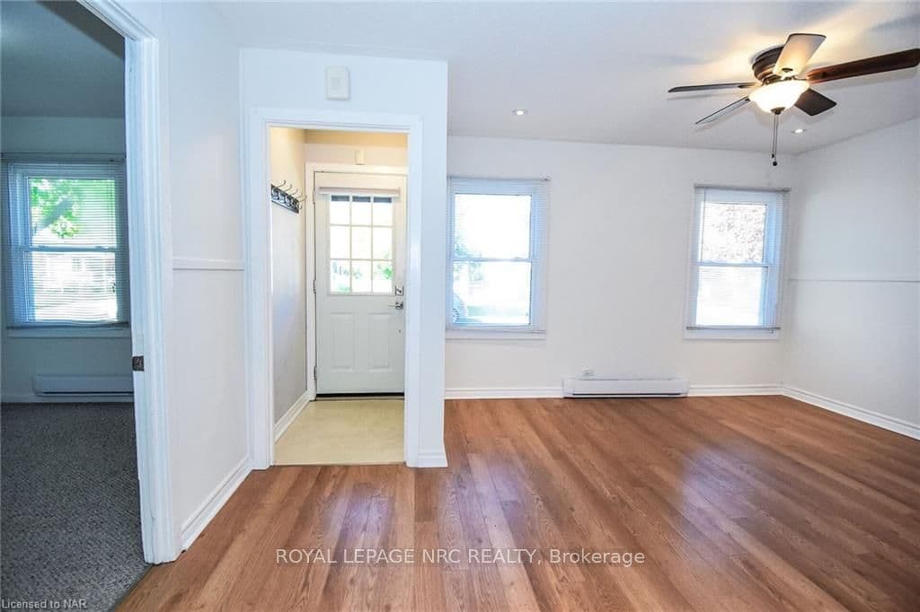 16 DONCASTER Boulevard photo 6