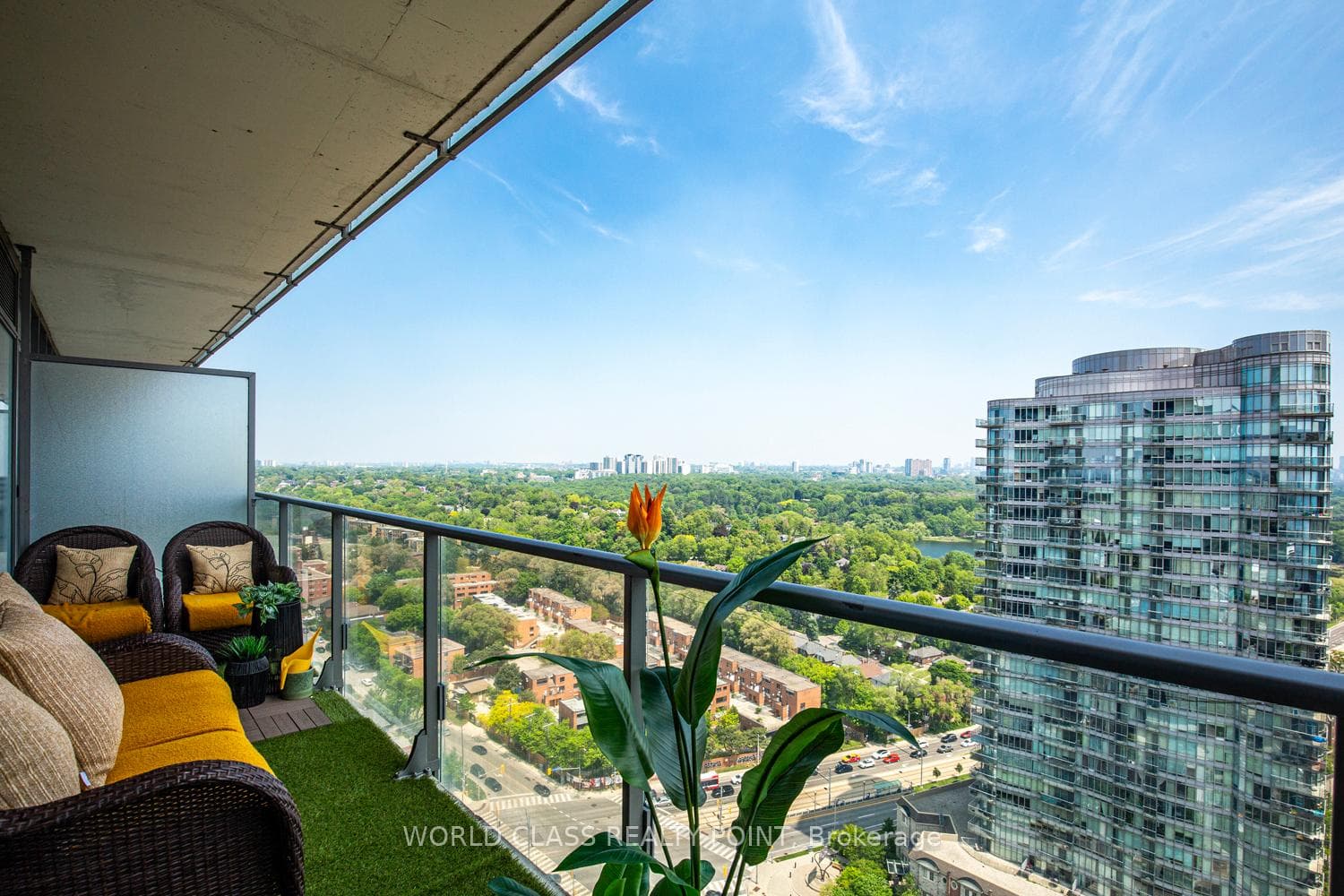 103 The Queensway Avenue Unit 2402 photo 28