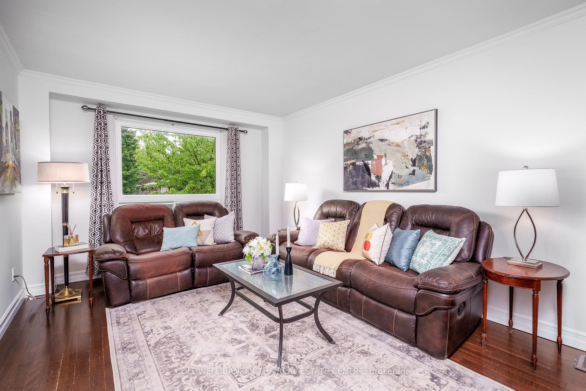 746 Elgin Street photo 5