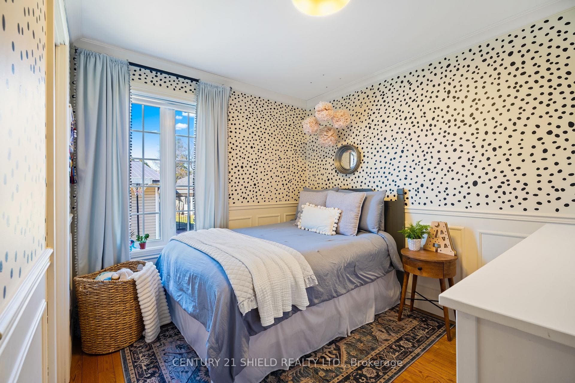 728 ST ANTOINE Street photo 34