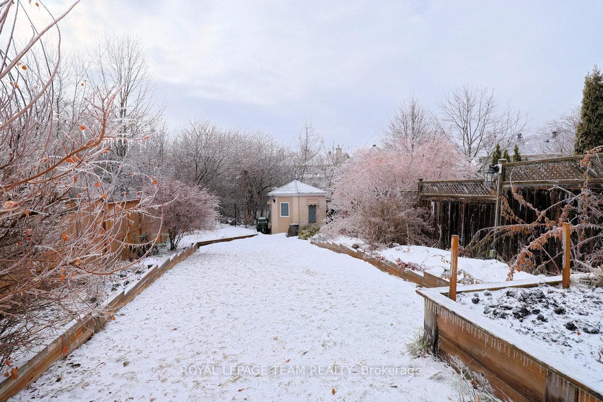 119 Blackdome Crescent photo 45