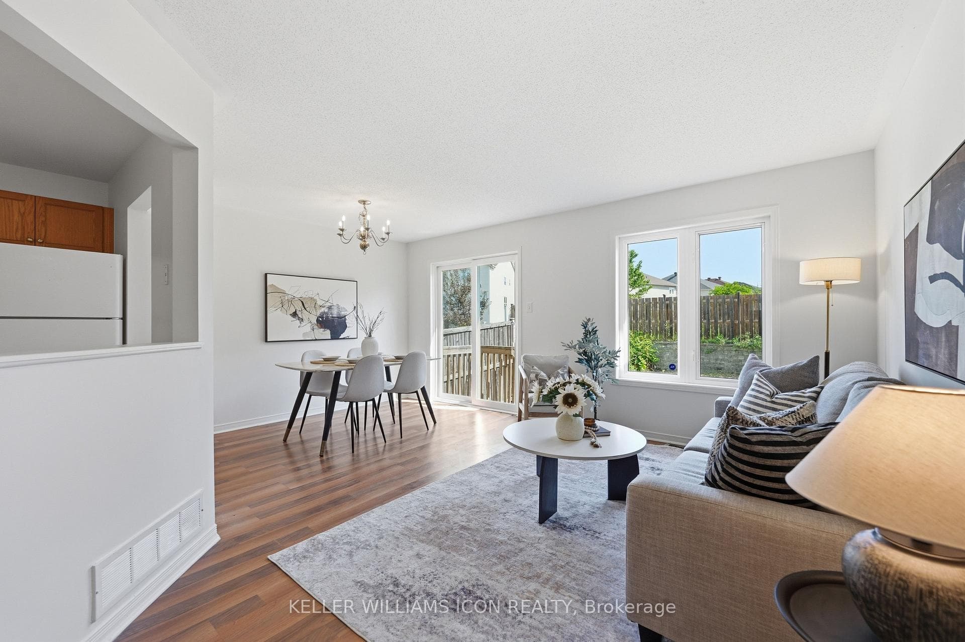 472 Claridge Drive photo 12