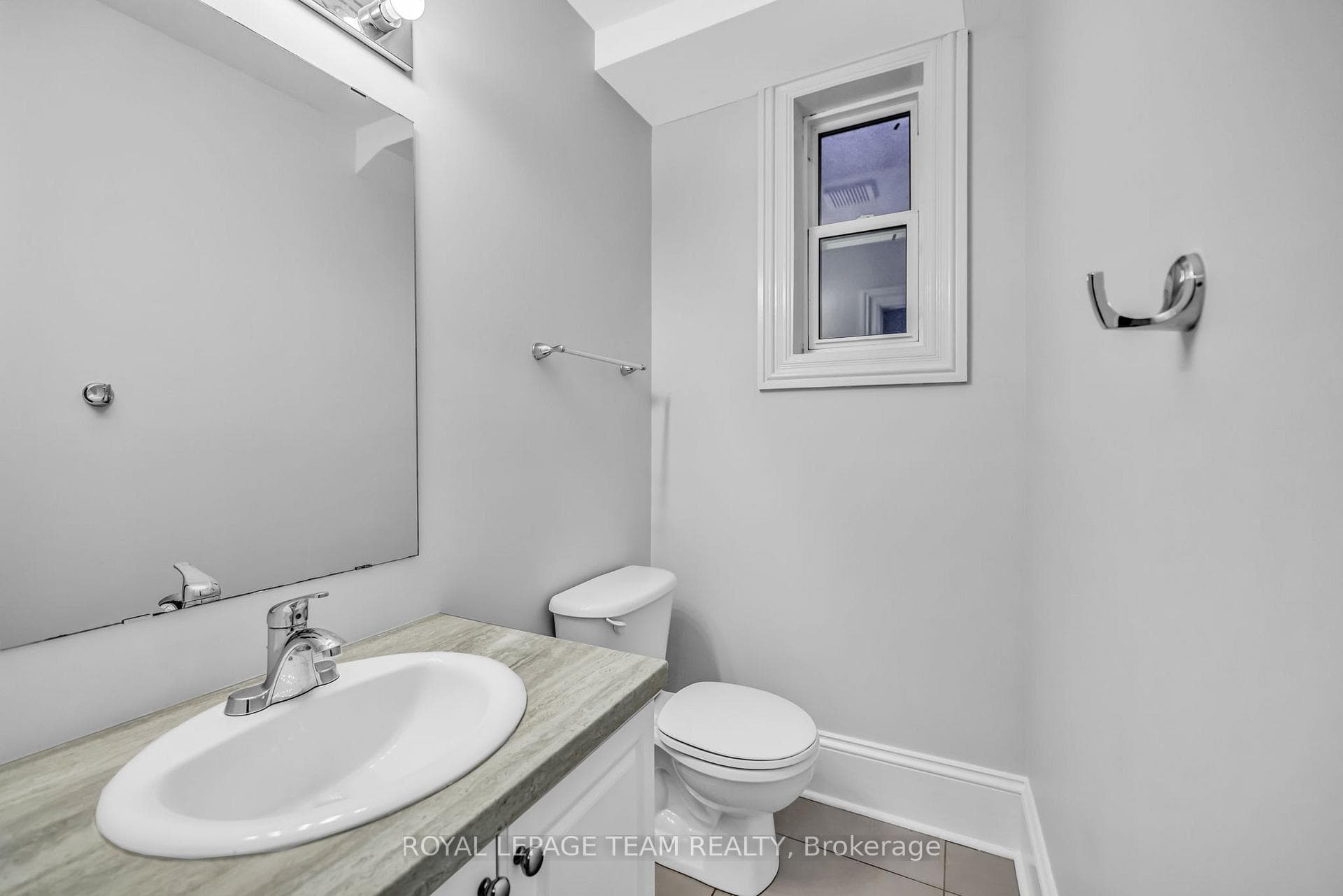 90 Fourth Avenue photo 10