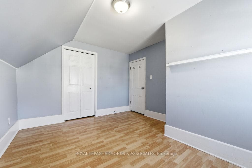430 Mary Street photo 32