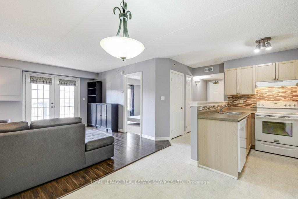 2065 Appleby Line Unit 210 photo 25
