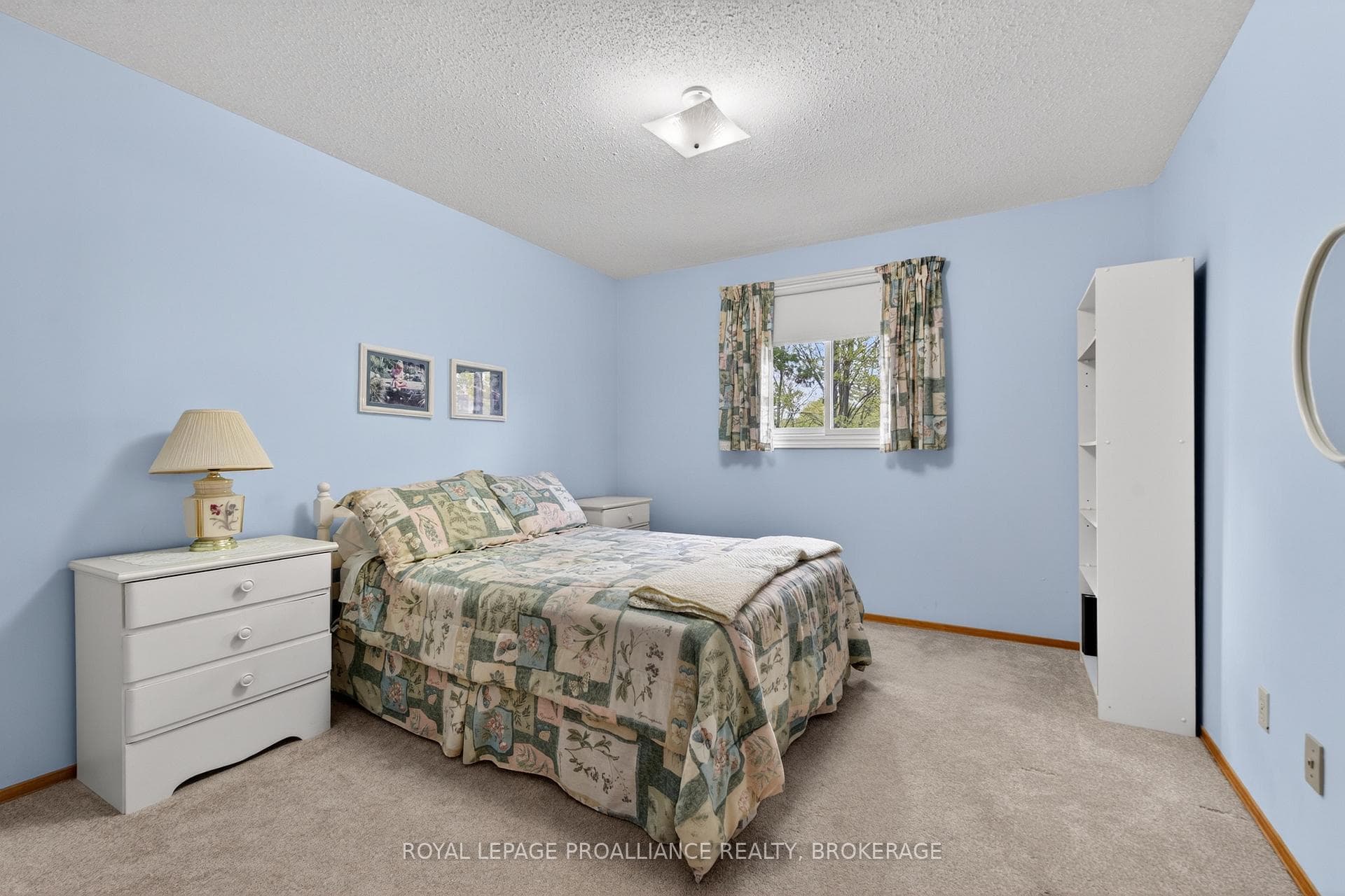 887 Crestwood Avenue photo 22