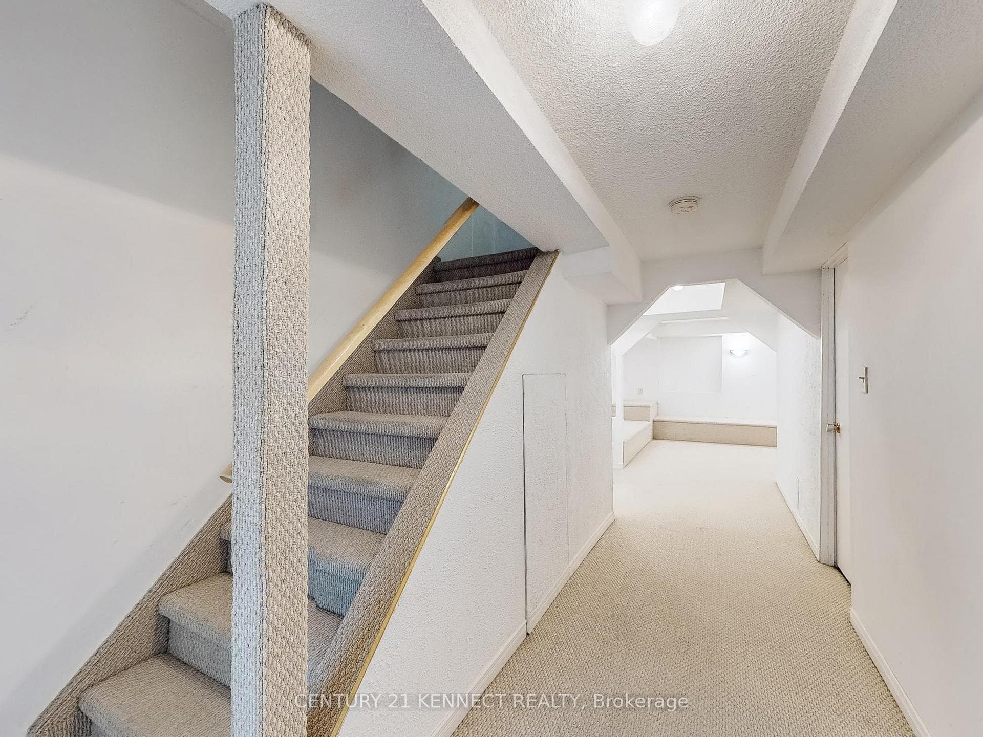 105 Carlton Road Unit 8 photo 20