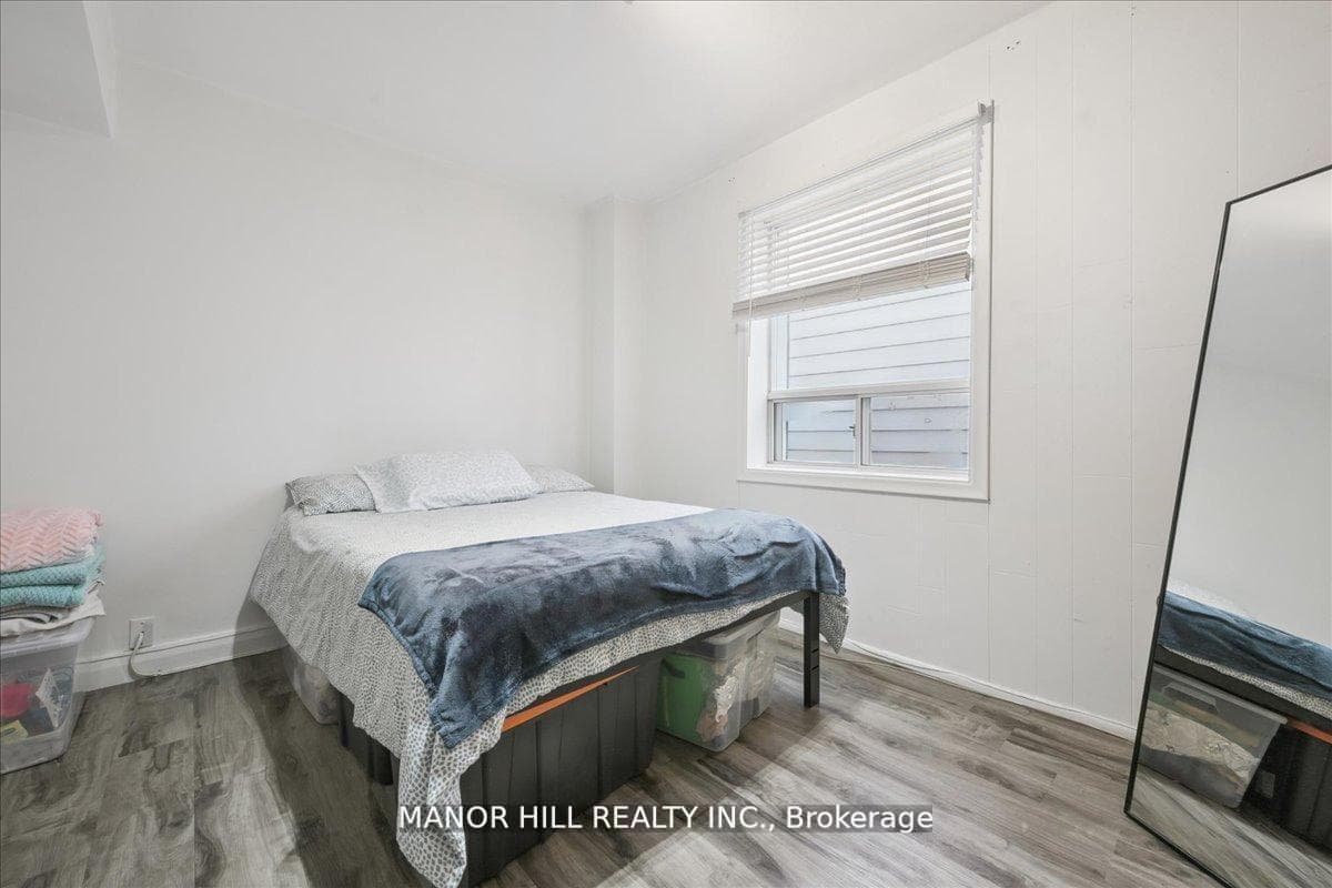 929 Lakeshore Road Unit #2 photo 7