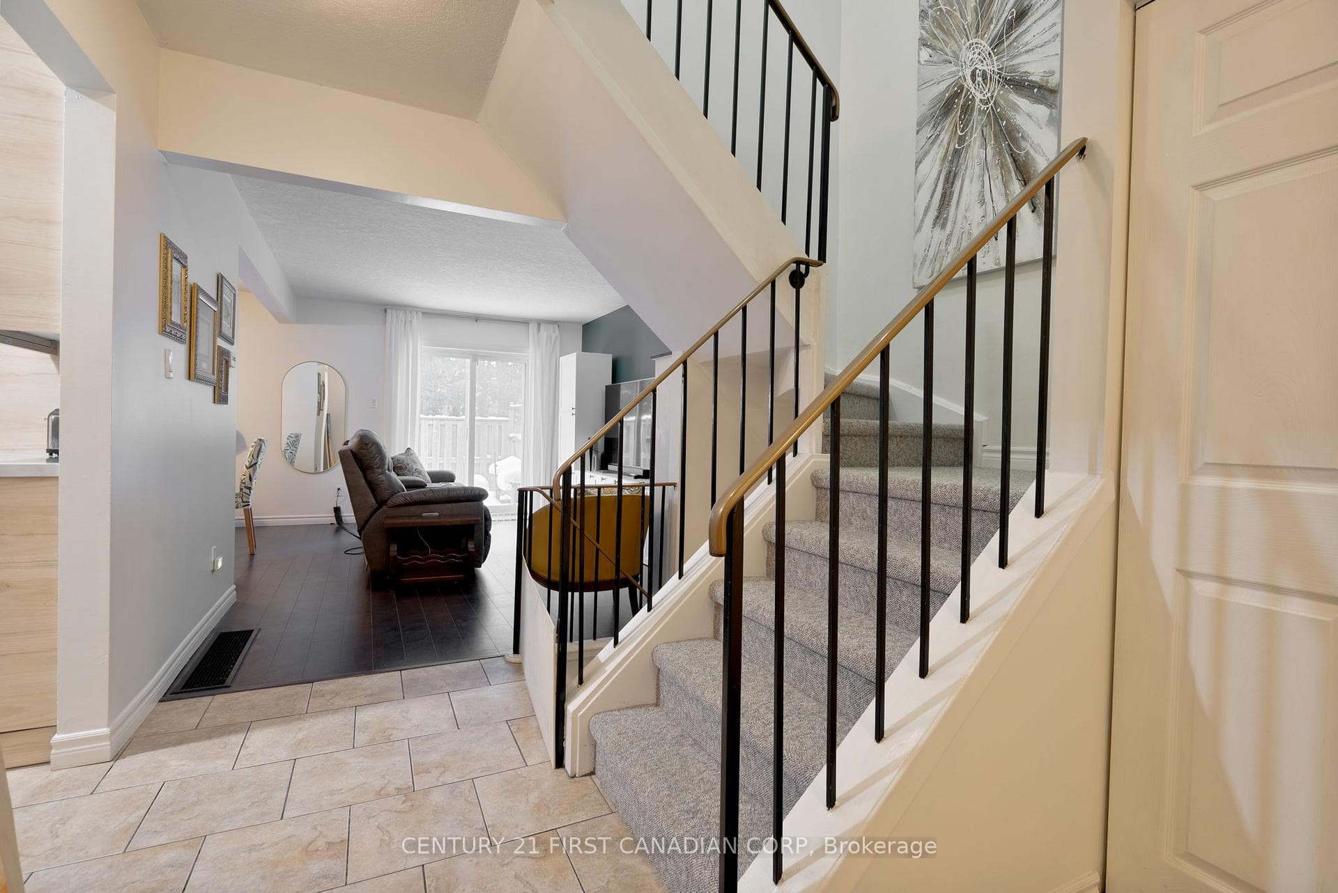 669 Osgoode Drive Unit 14 photo 14