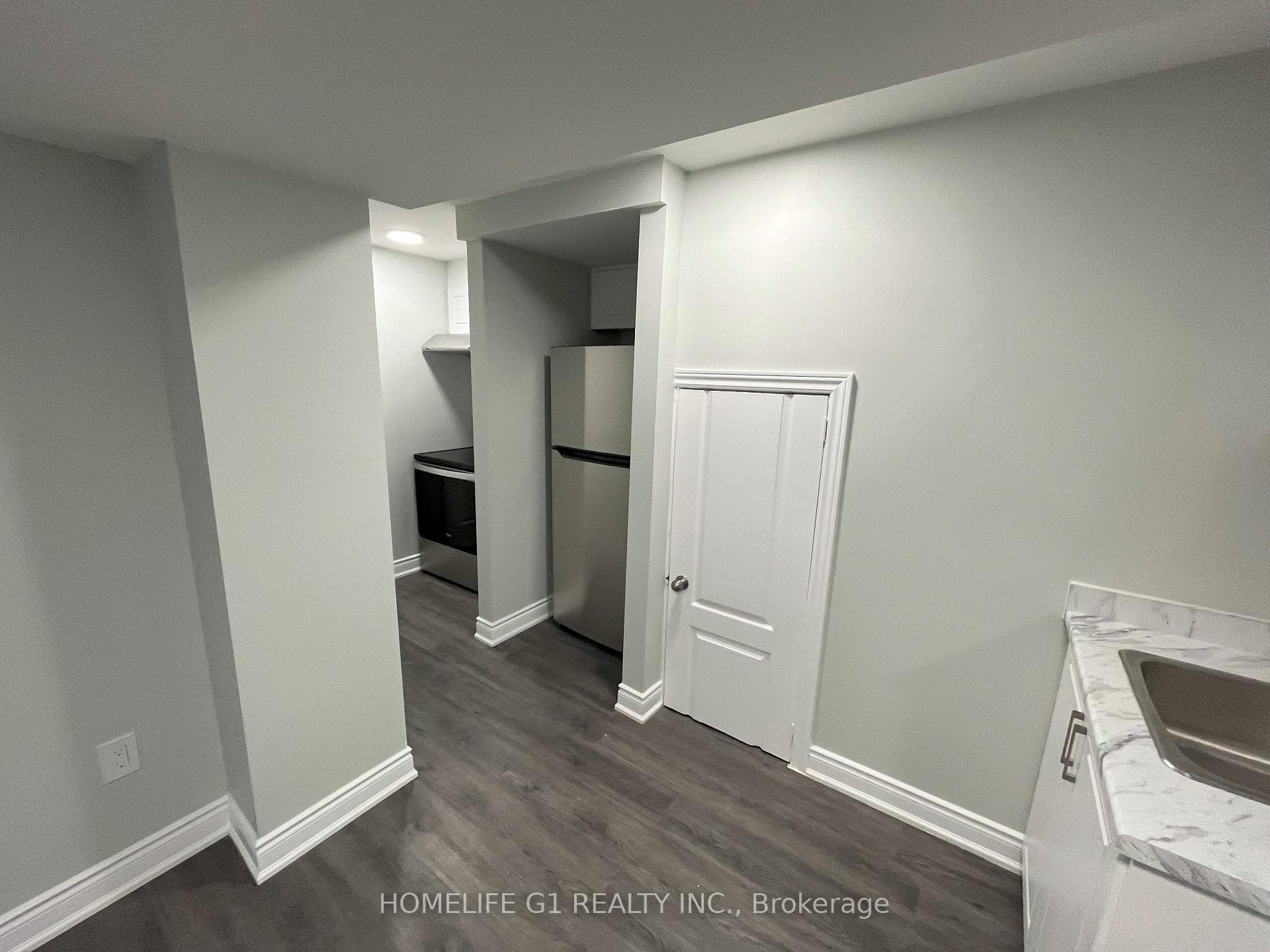 3797 Allcroft Road Unit Lower photo 16