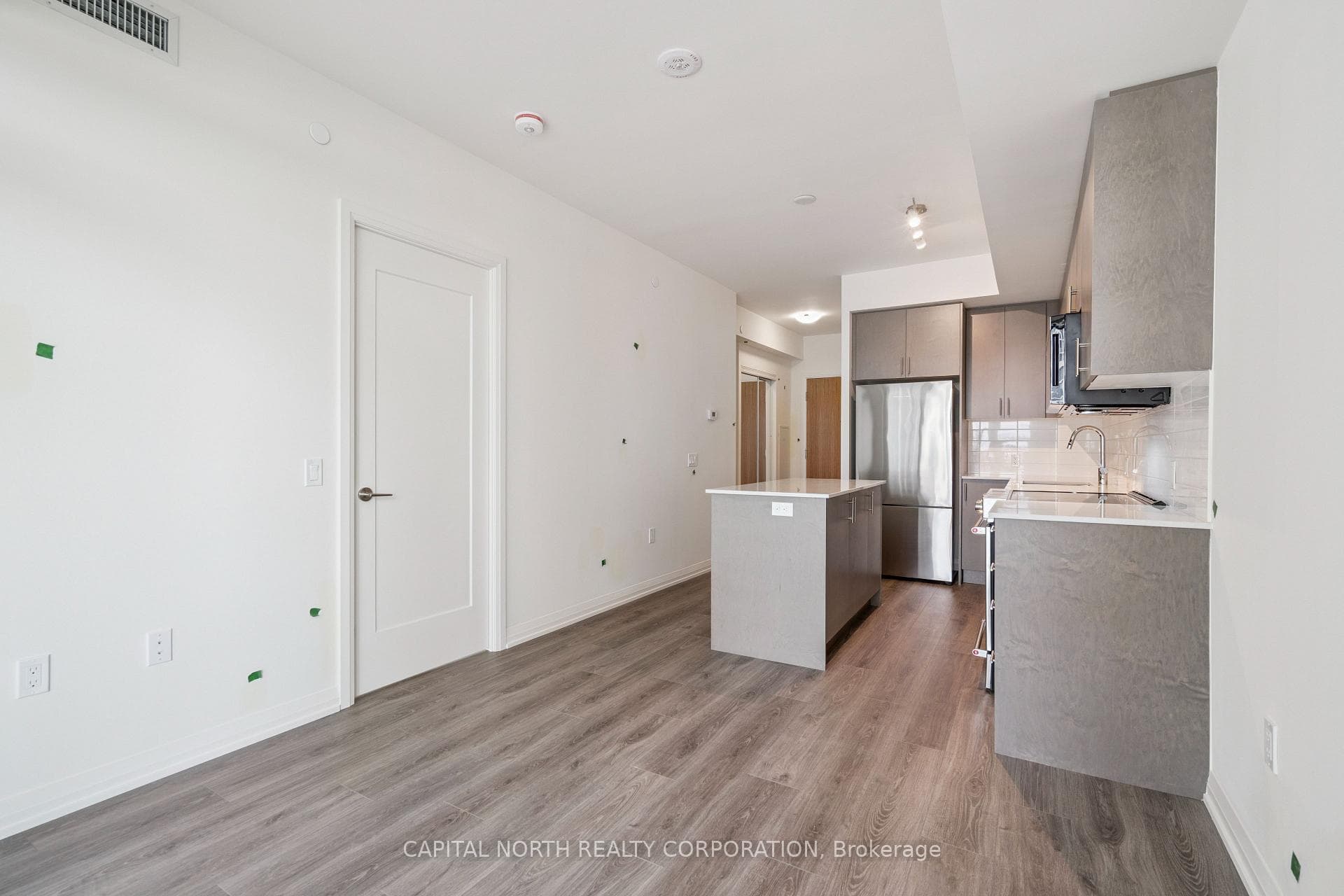 8960 Jane Street Unit 815 photo 13